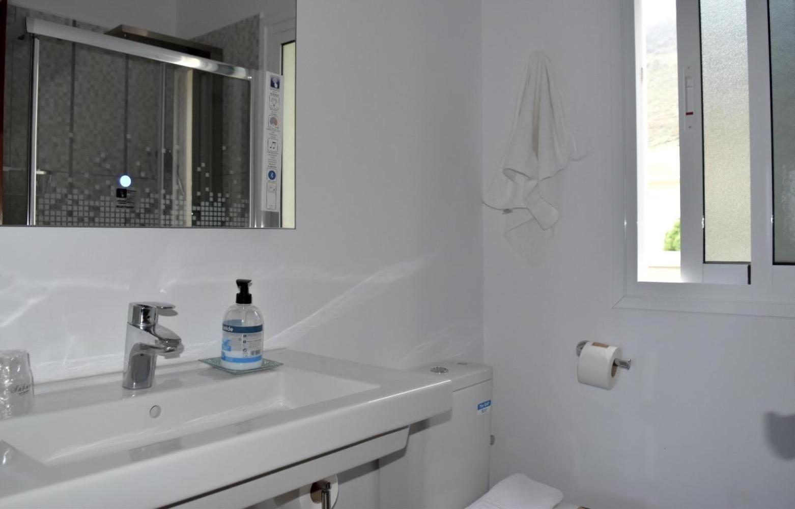 Studio Apartment - Photo 3