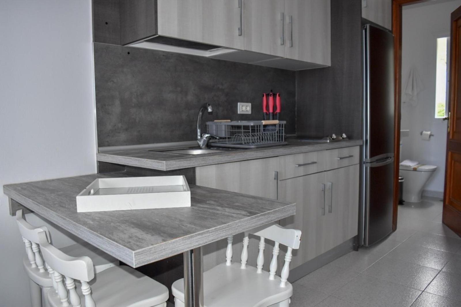 Studio Apartment - Photo 4