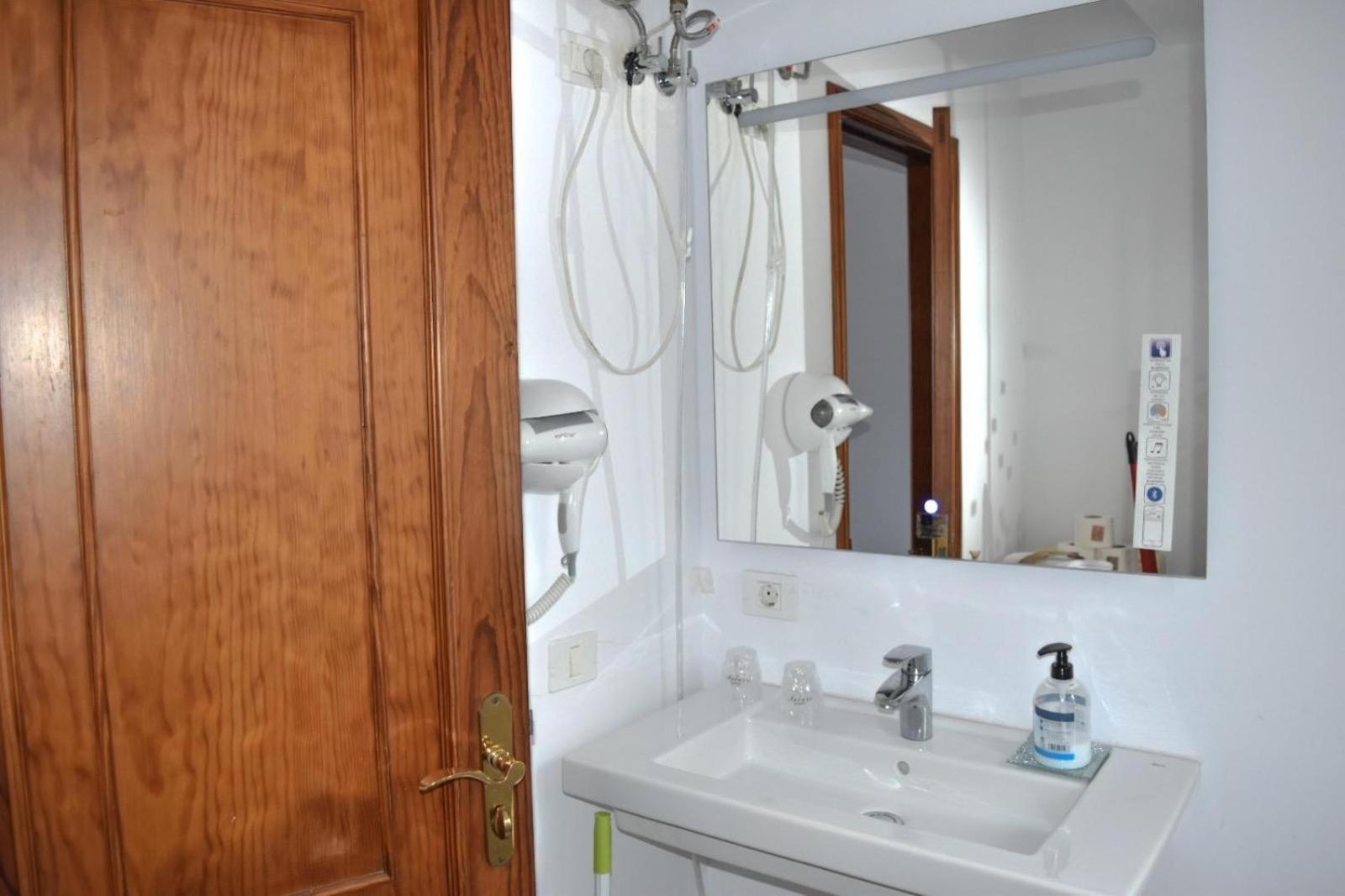 Studio Apartment - Photo 6