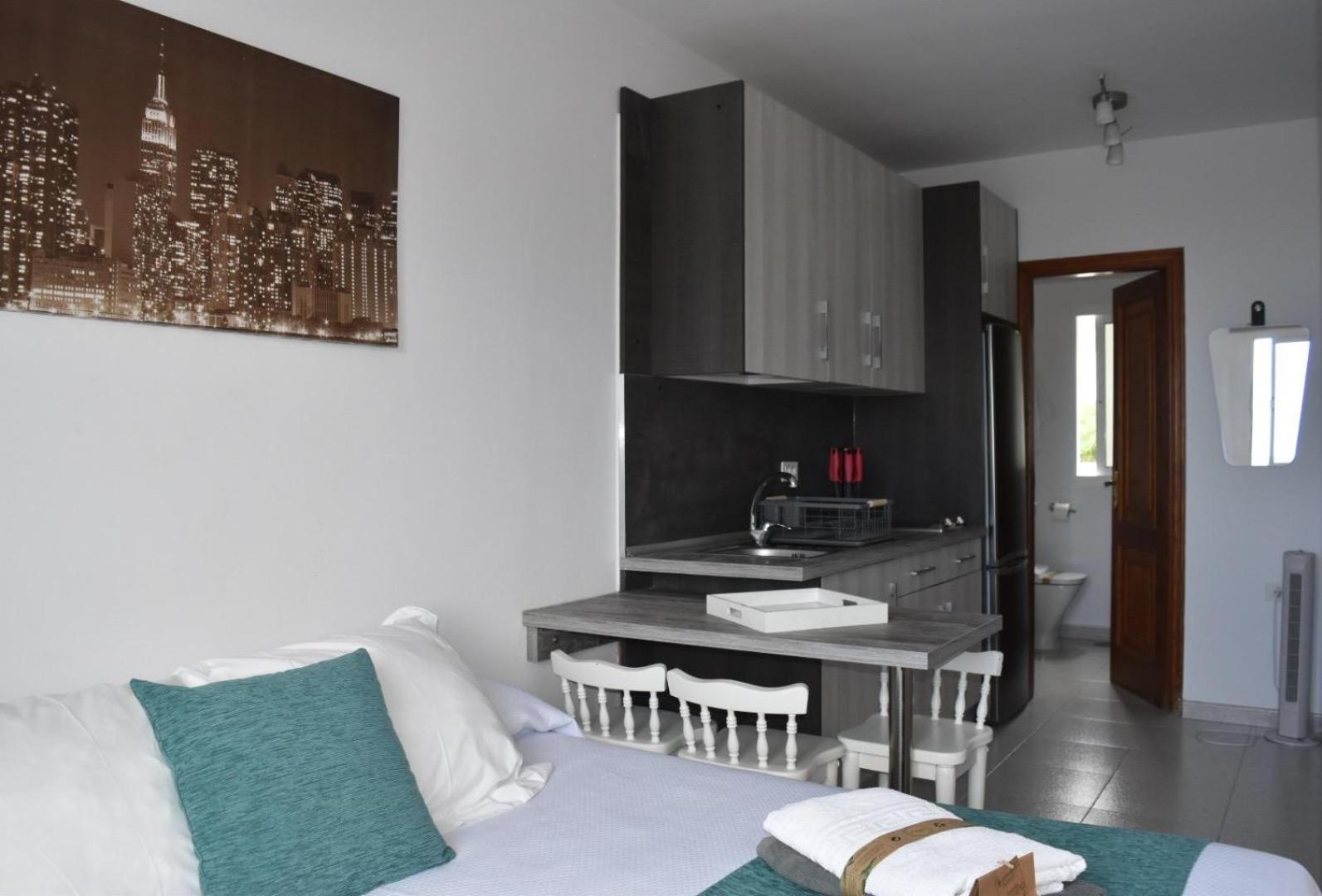 Studio Apartment - Photo 7