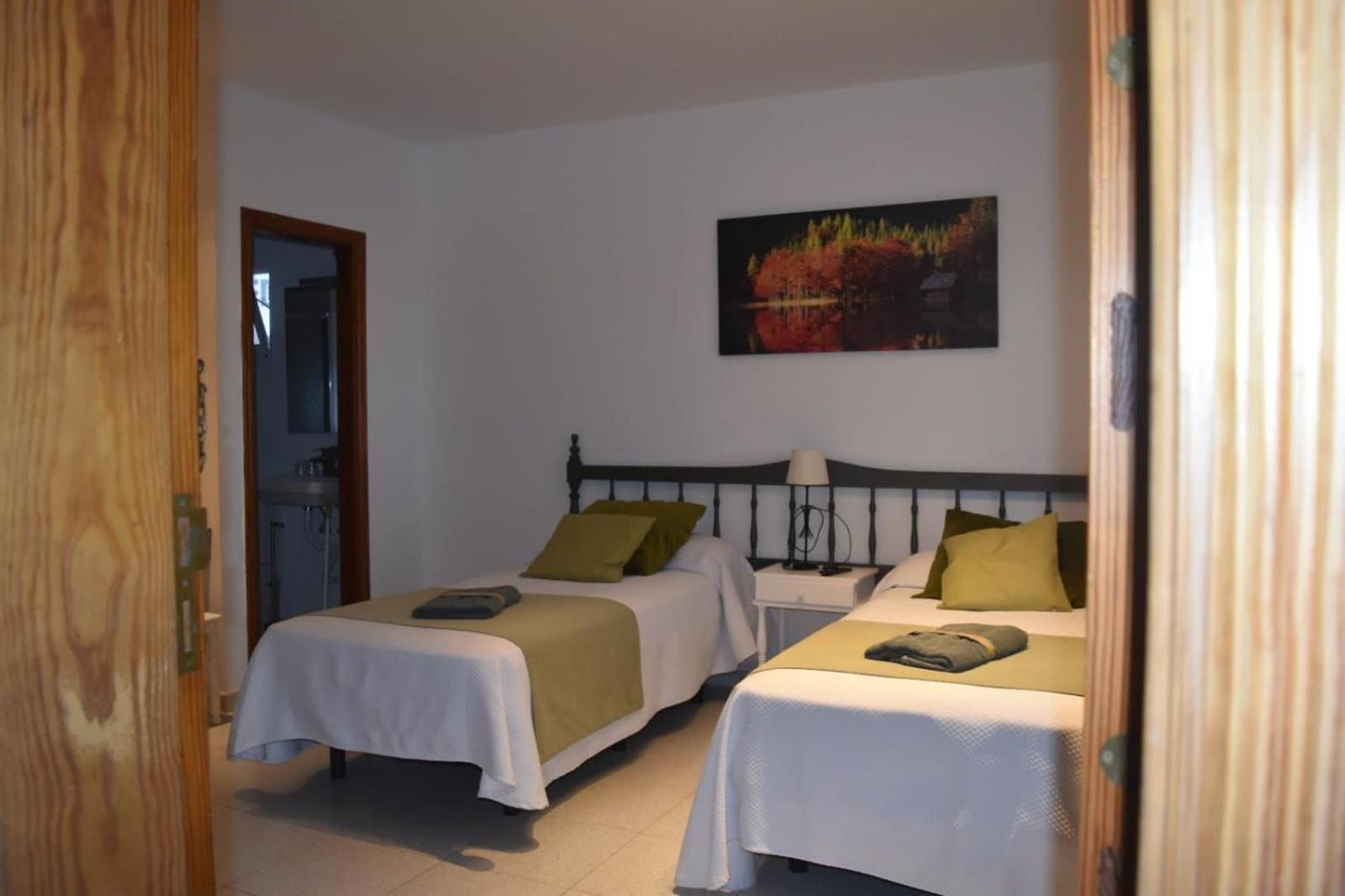 Apartment with Terrace - Photo 12