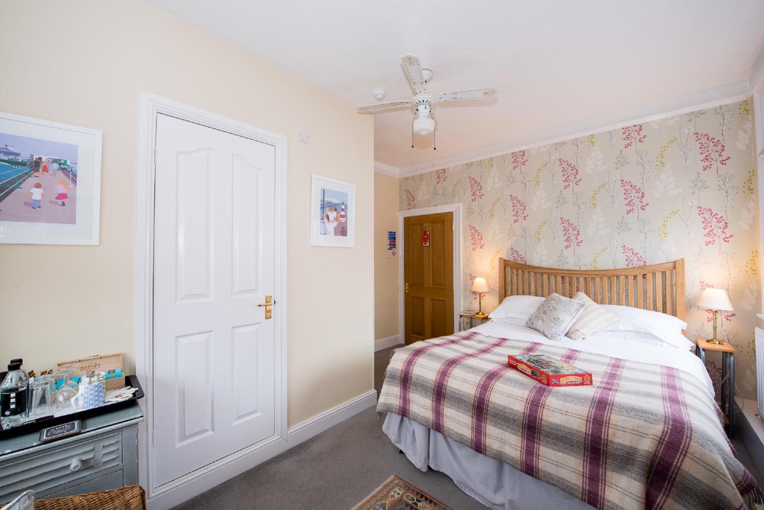 Deluxe Double Room with Private Bathroom photo 3