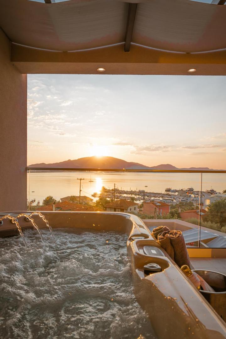 Deluxe Suite with Sea View