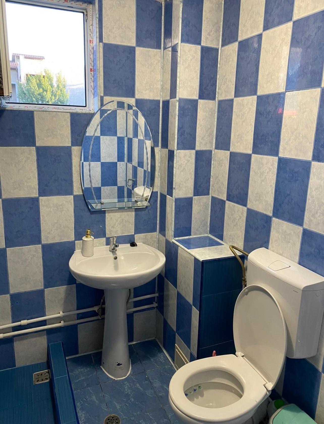 Double or Twin Room with Shared Bathroom photo 1