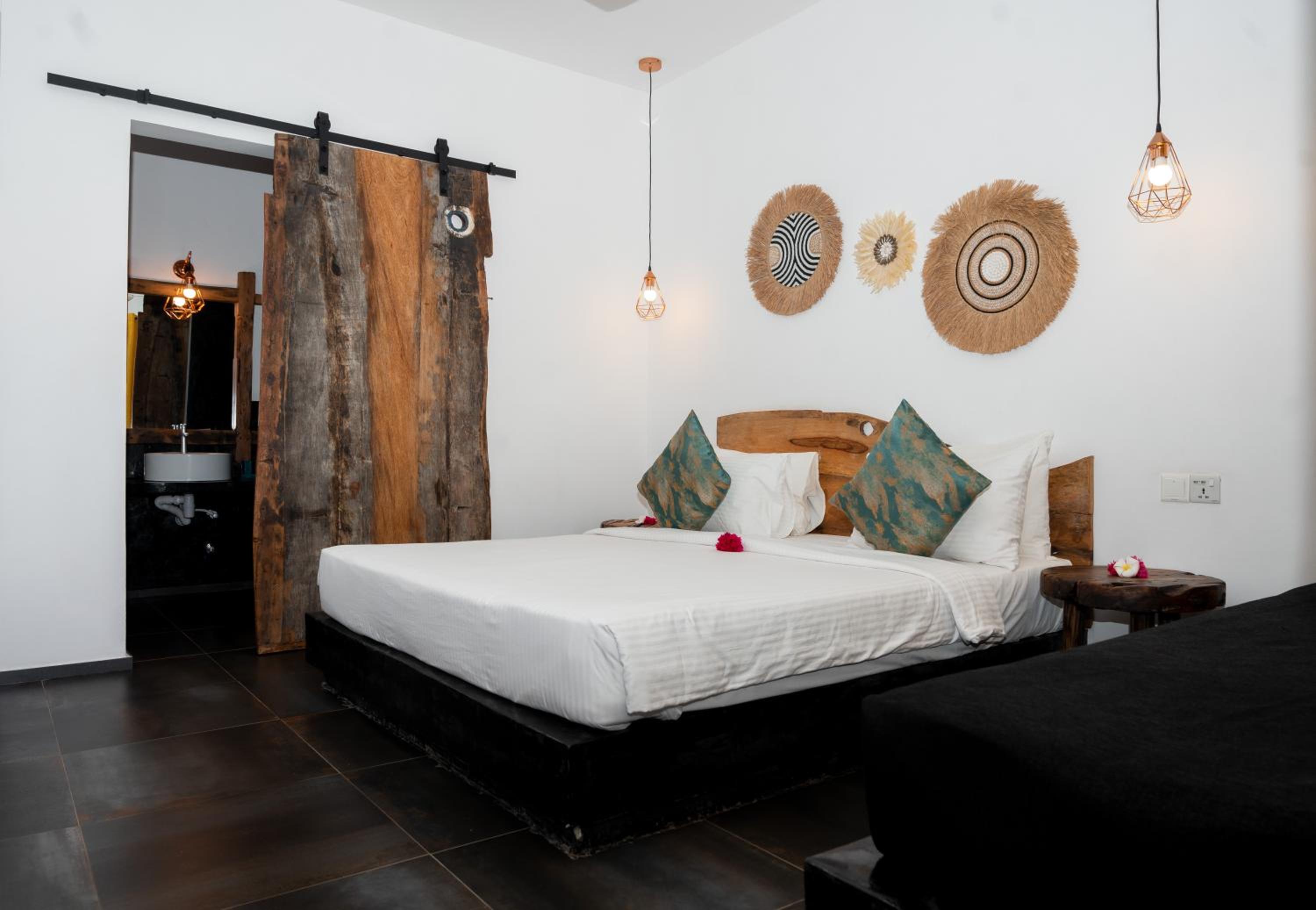 Deluxe Plus Triple Room - Photo 3