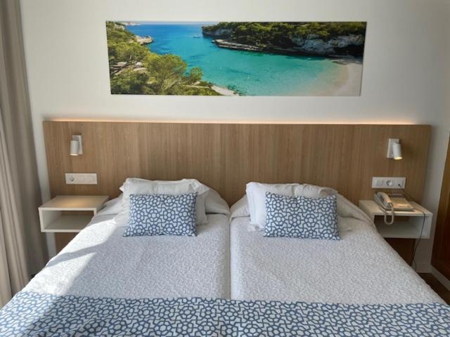 Double or Twin Room with Sea View photo 3