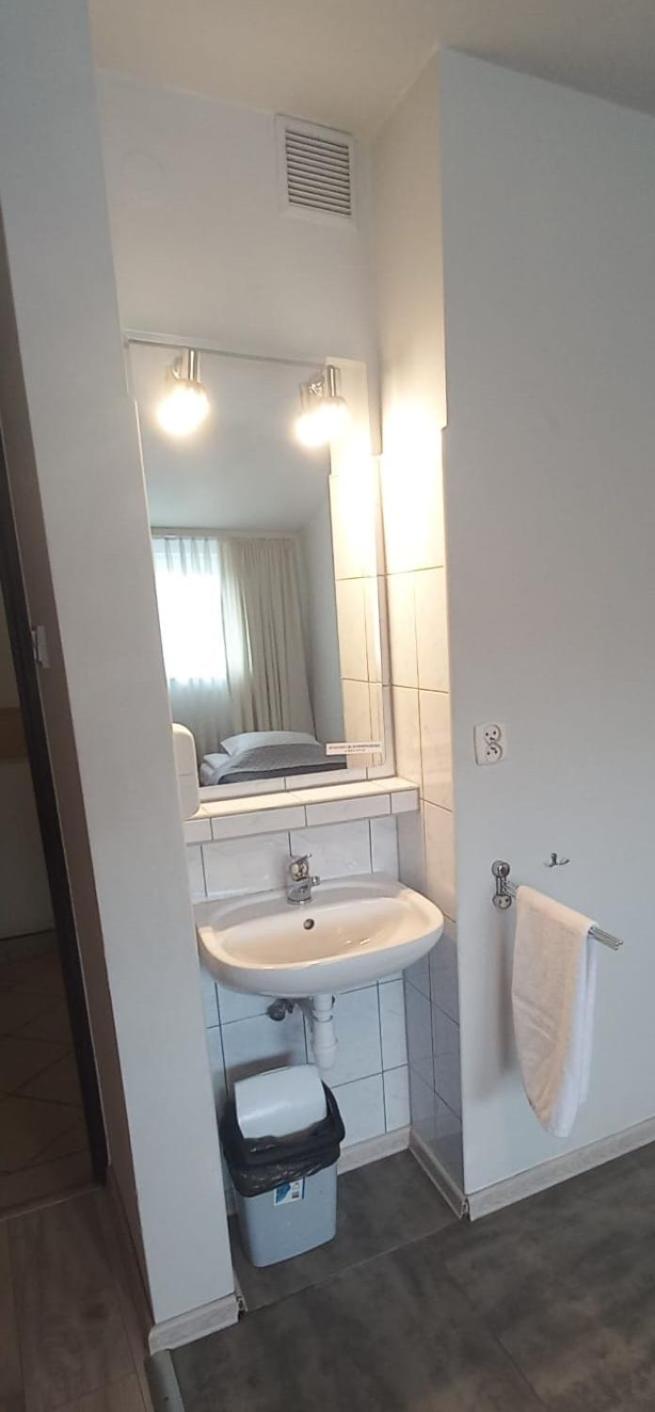 Double Room with Shared Bathroom photo 2