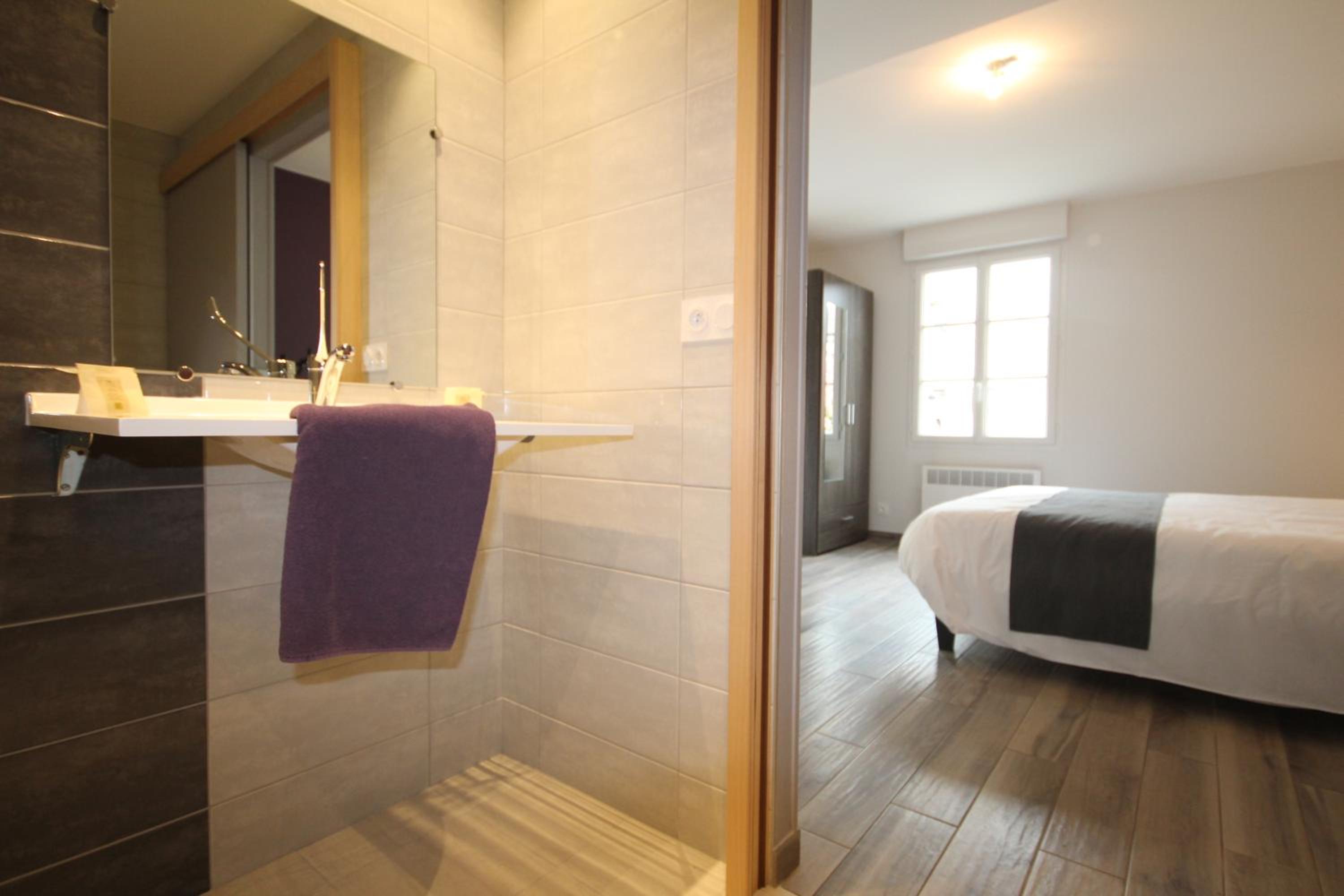 Double Room - Photo 3