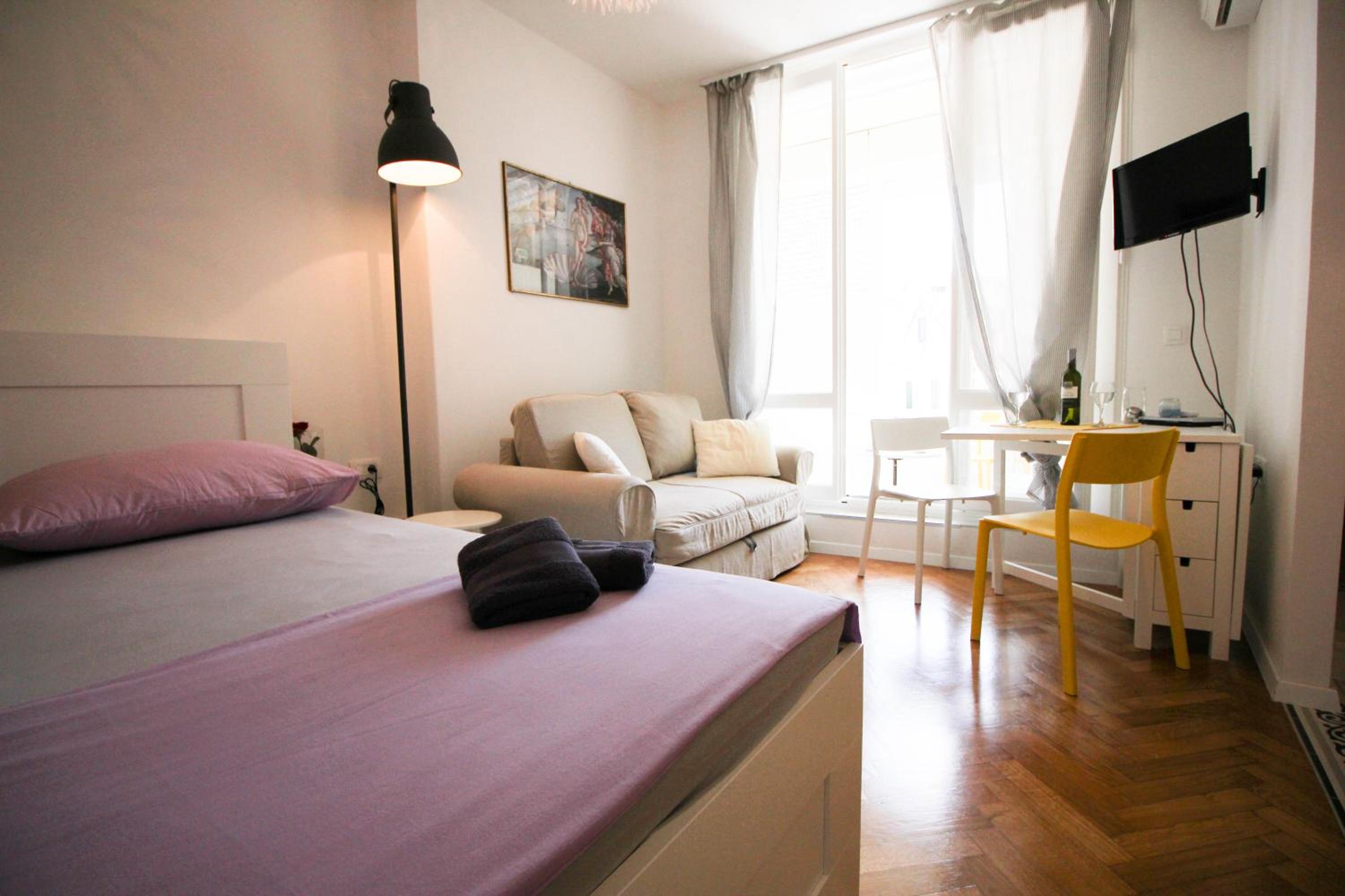 Deluxe Apartment
