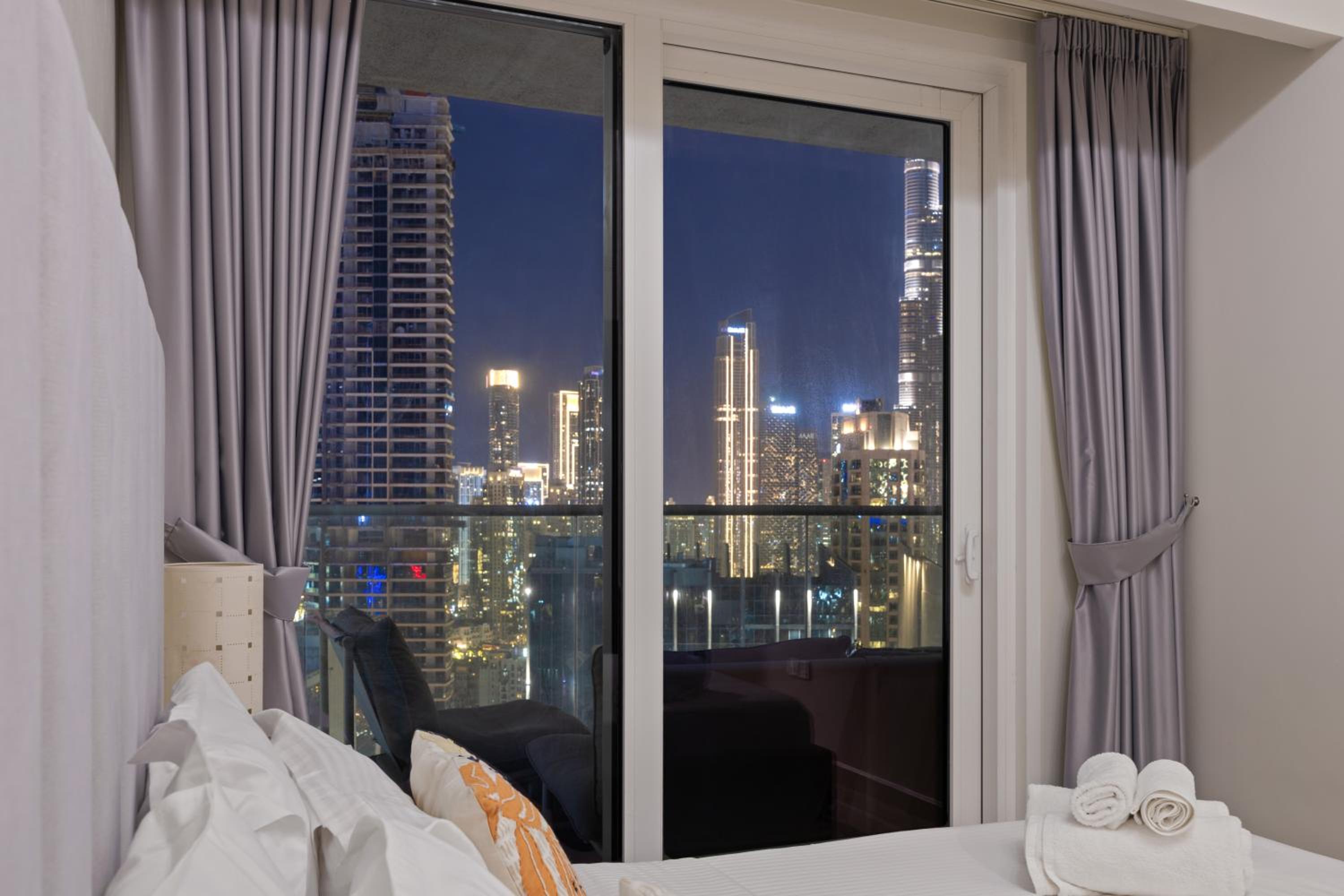 Cozy Two-Bedroom Apartment Burj Khalifa View photo 3