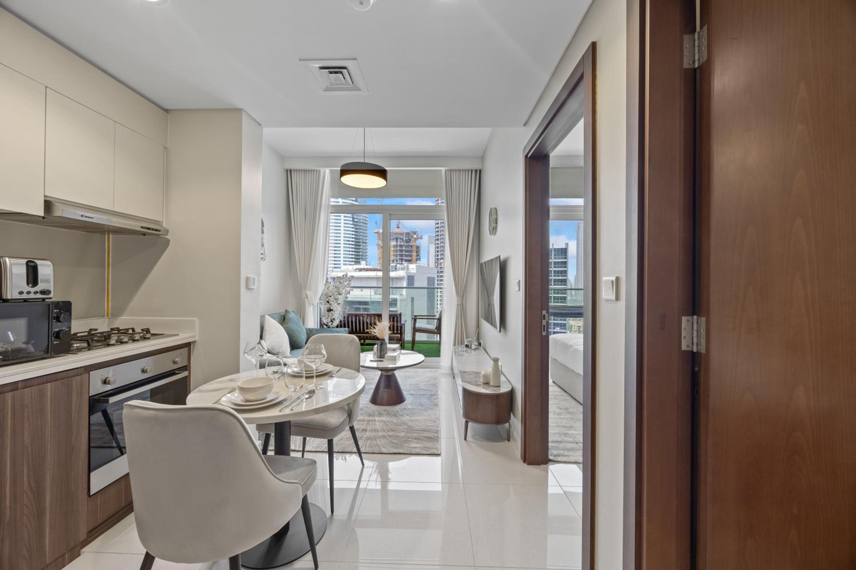 Cozy One-Bedroom Apartment Burj Khalifa View photo 2