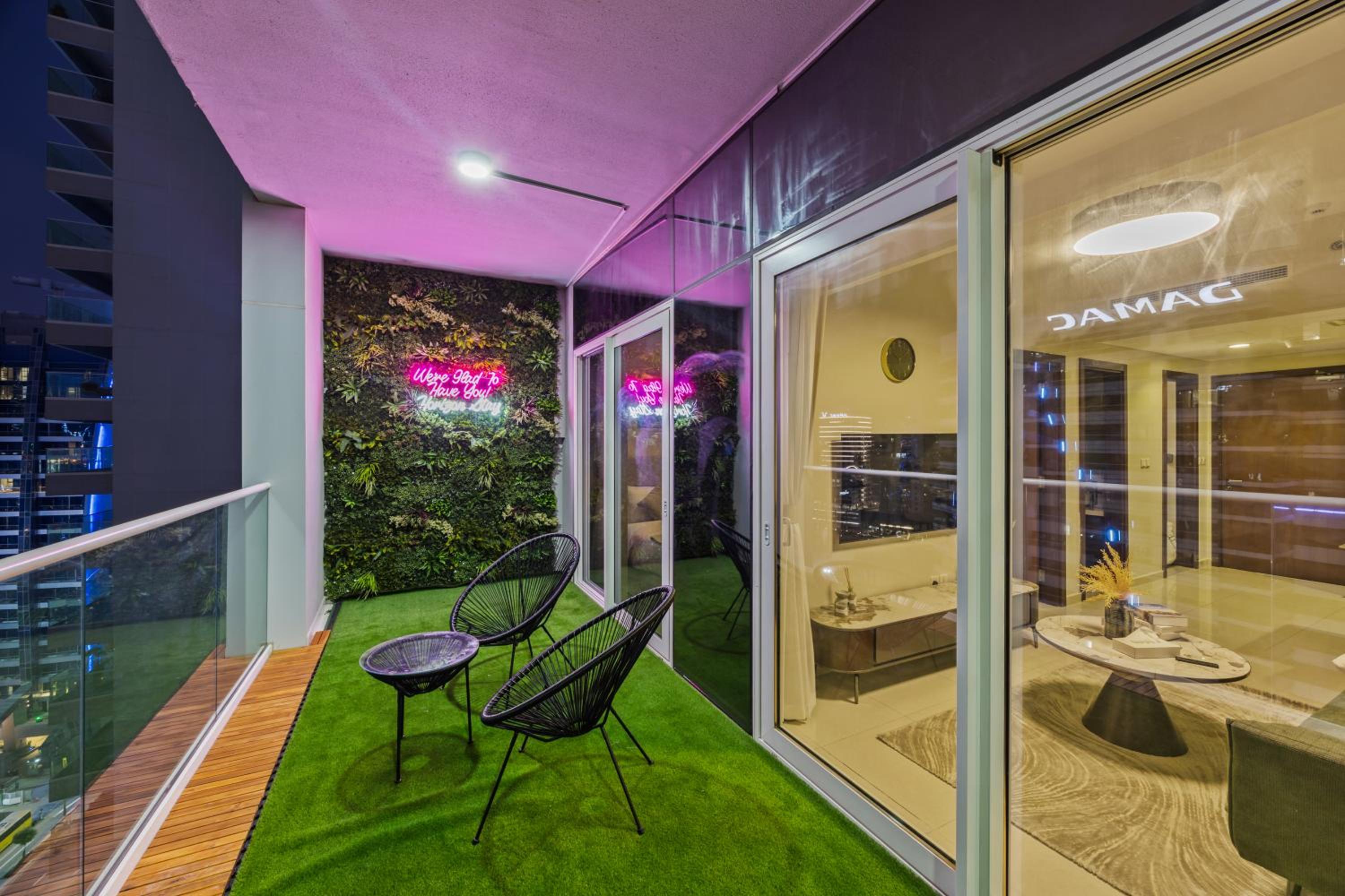 cozy -Two Bedroom Apartment with Lake View photo 1