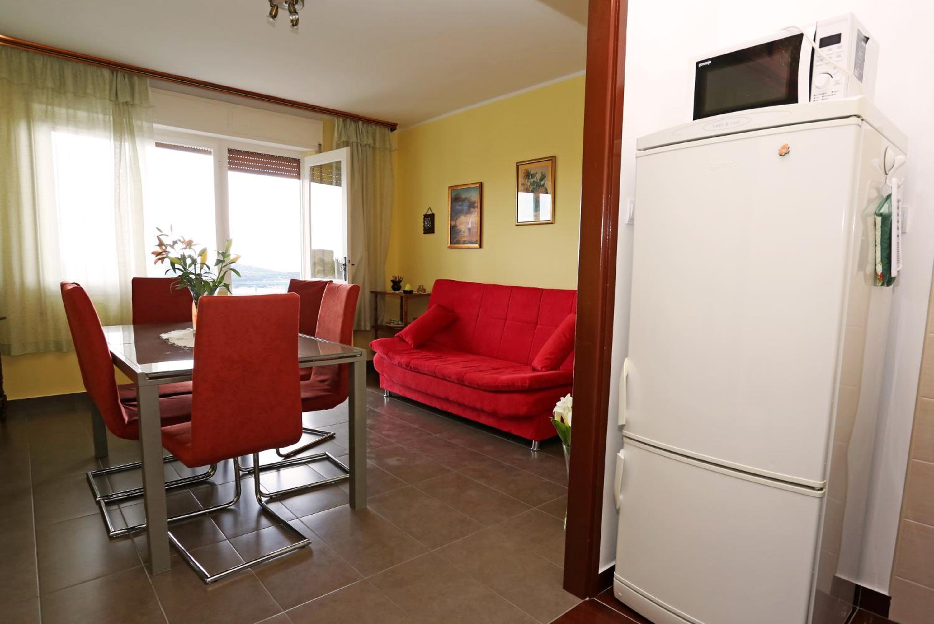 Three-Bedroom Apartment - Photo 7