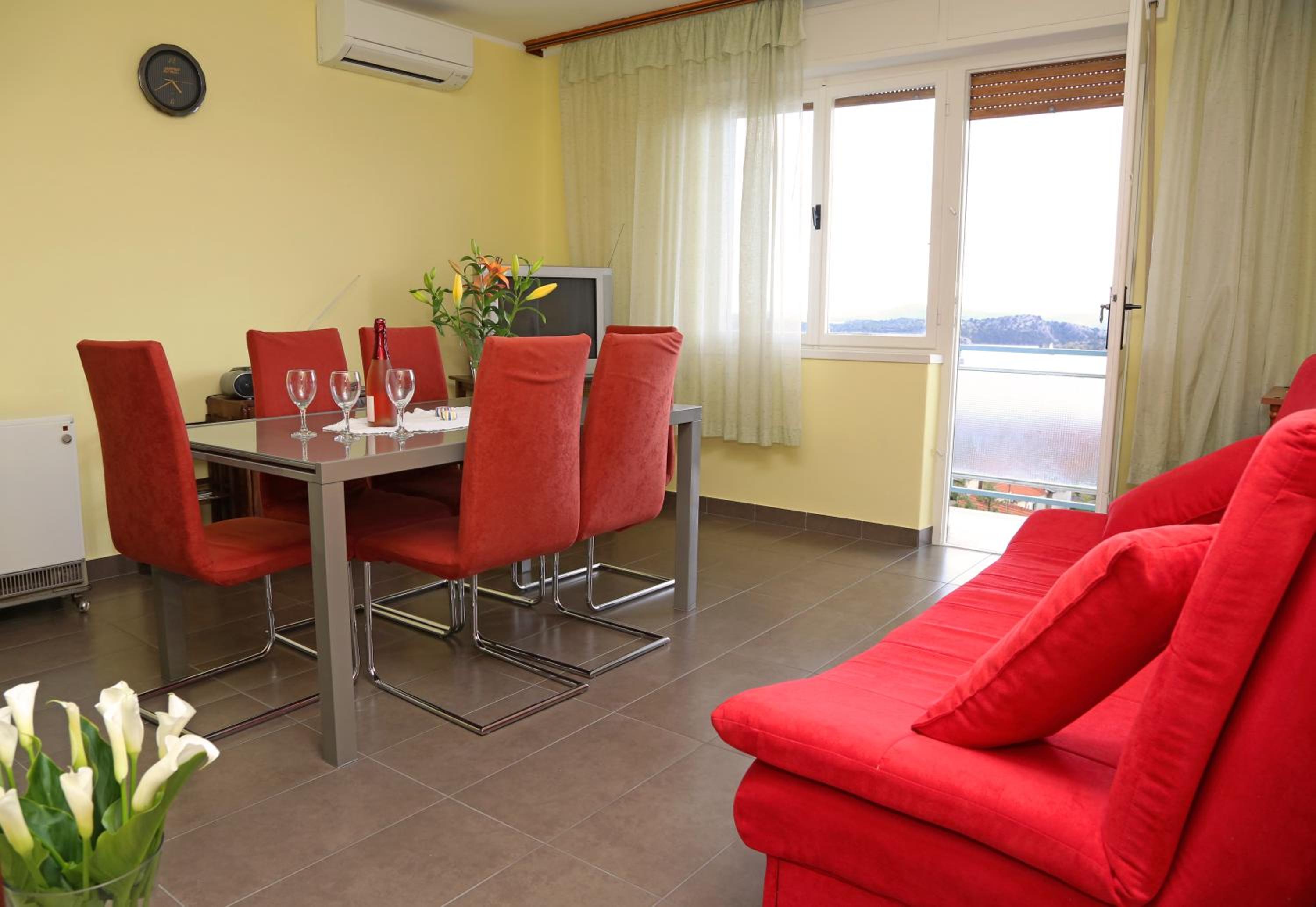 Three-Bedroom Apartment - Photo 19