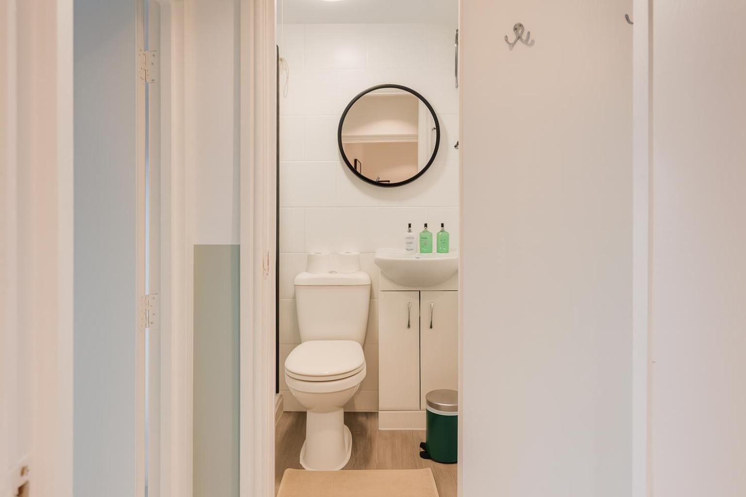 Apartment - Split Level - Photo 2