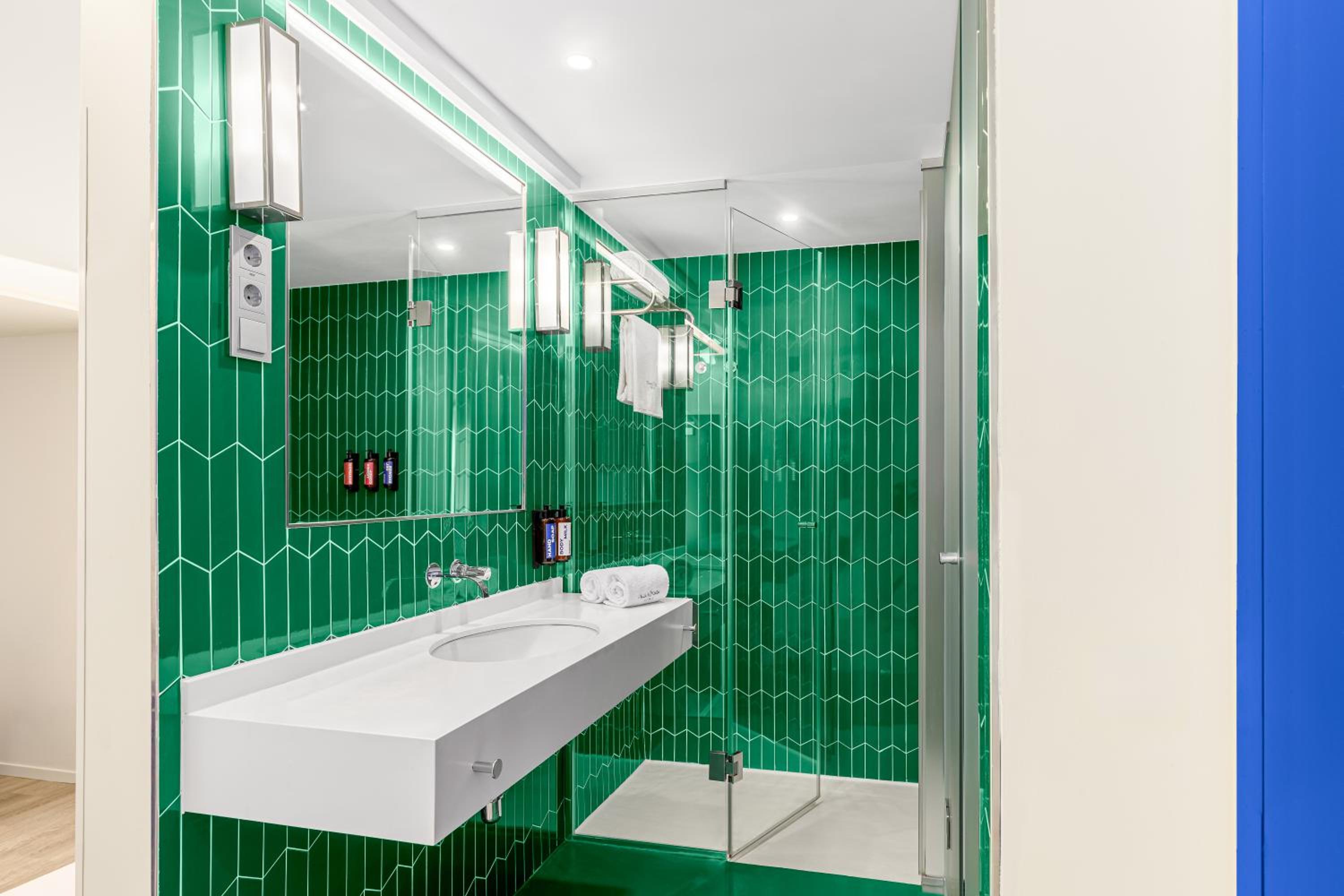 Standard Triple Room - Photo 6
