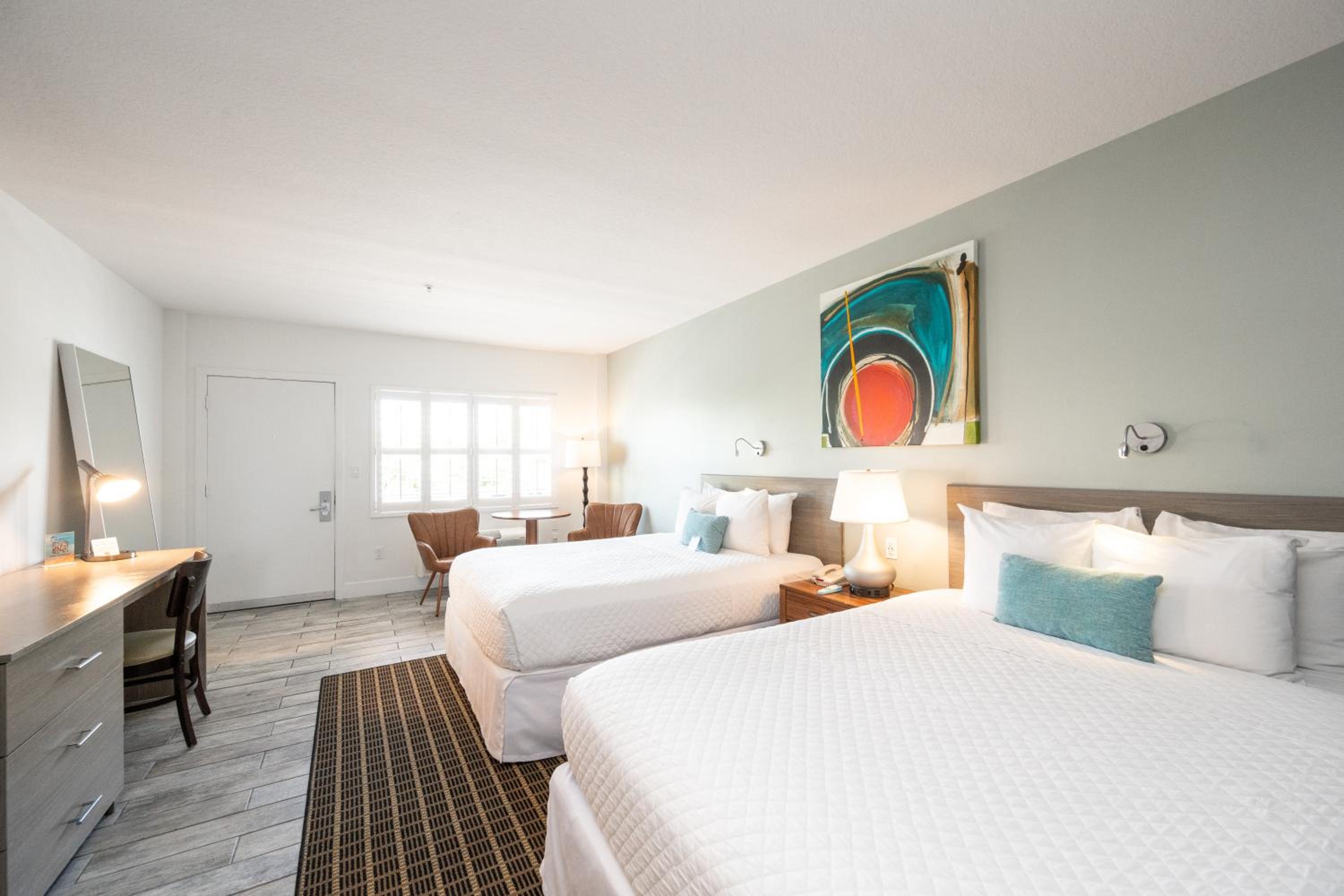 Deluxe Queen Room