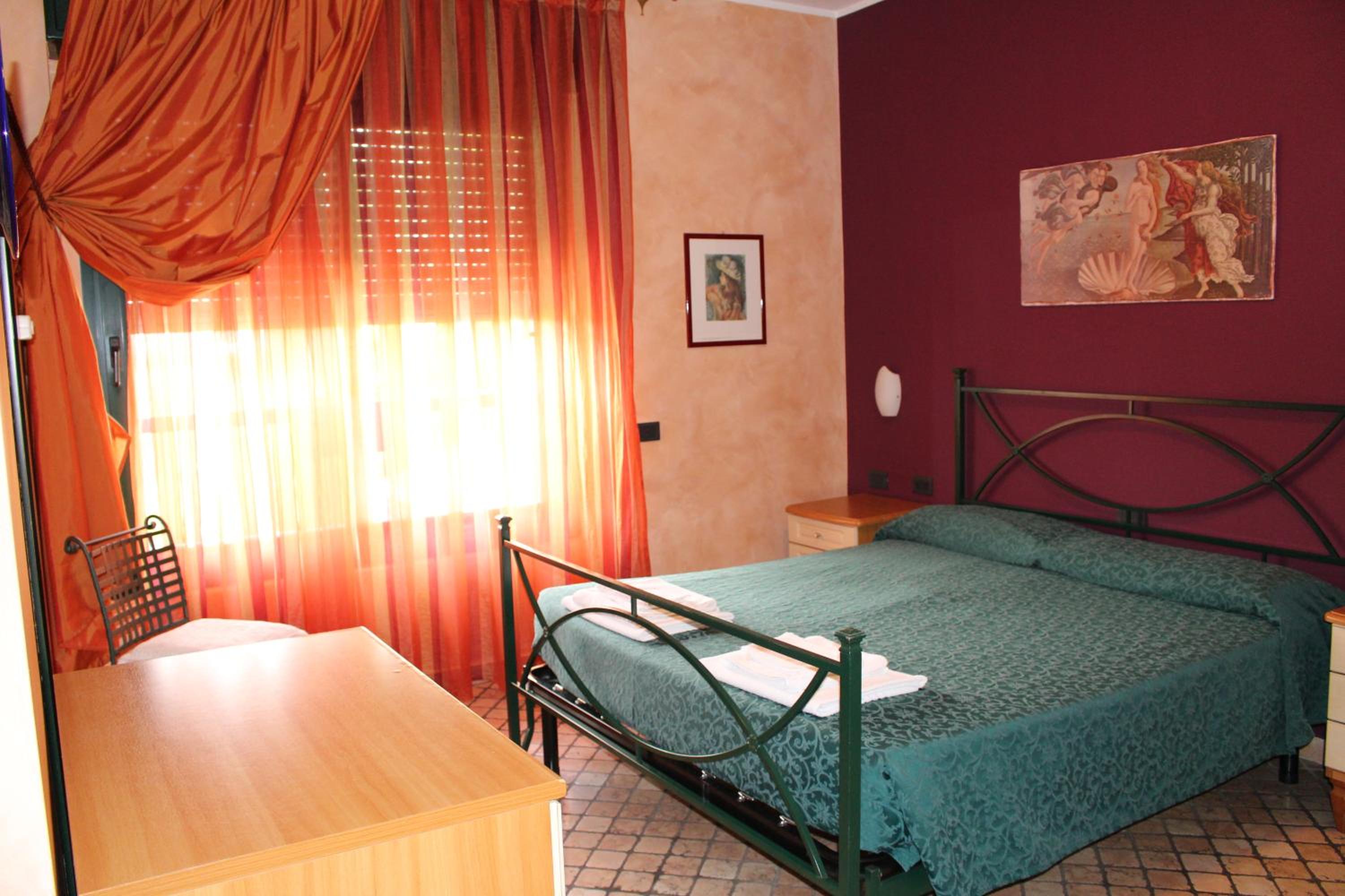 Double Room - Photo 2