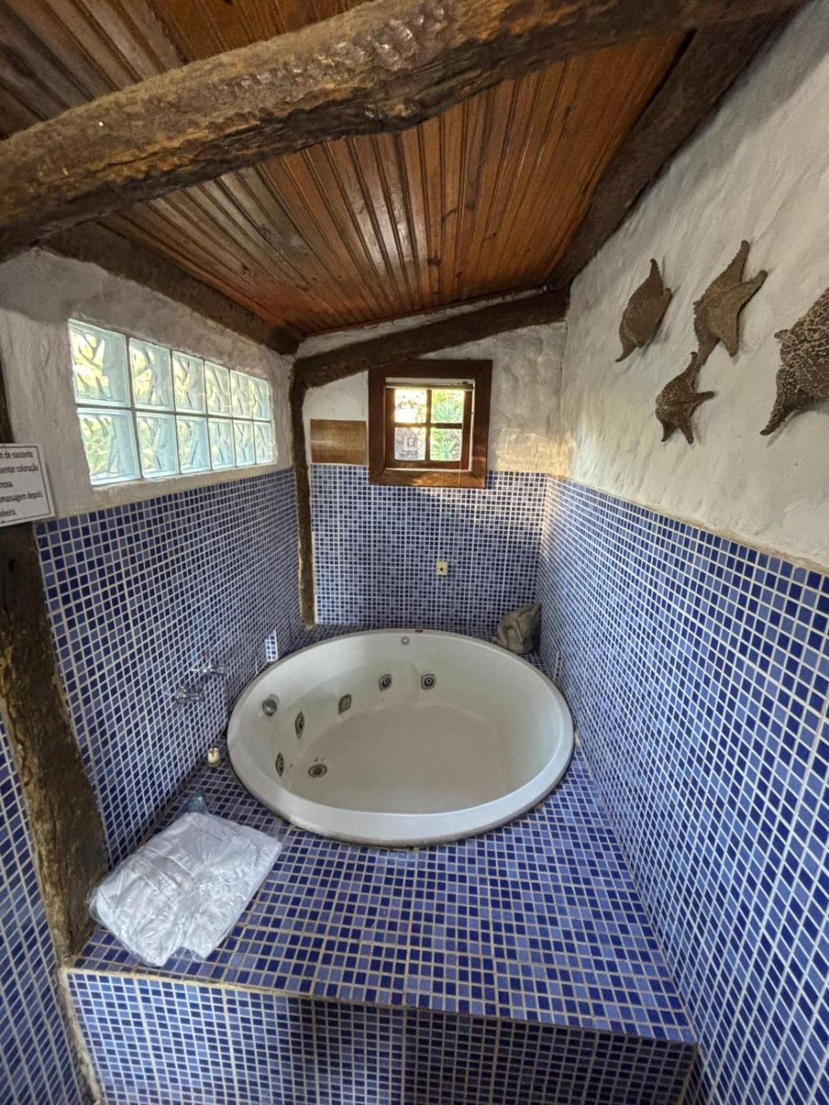 Suite with Hot Tub photo 2