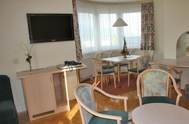 Two-Bedroom Apartment with Balcony - No Kitchen photo 2