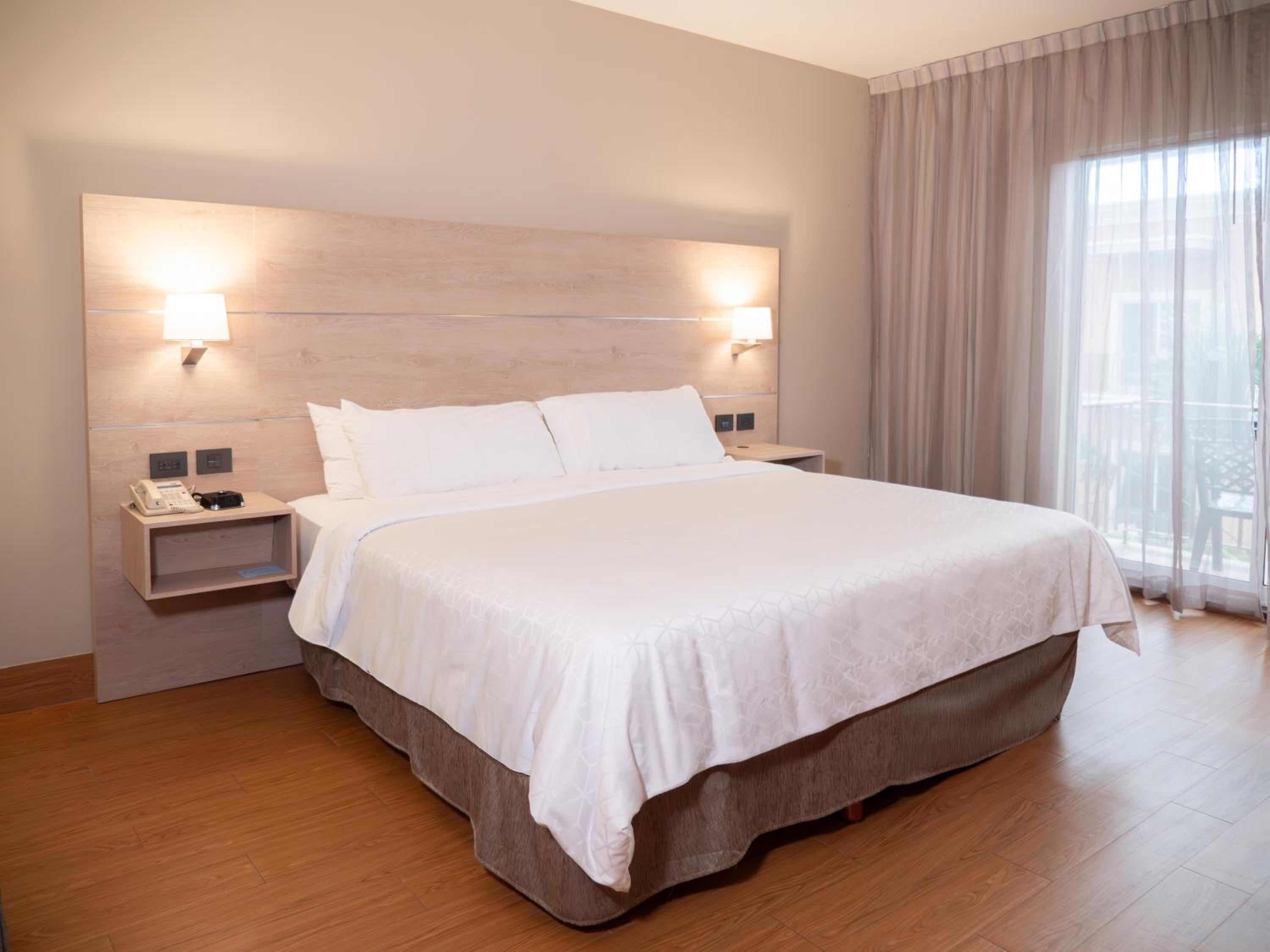 Standard King Room - Photo 2