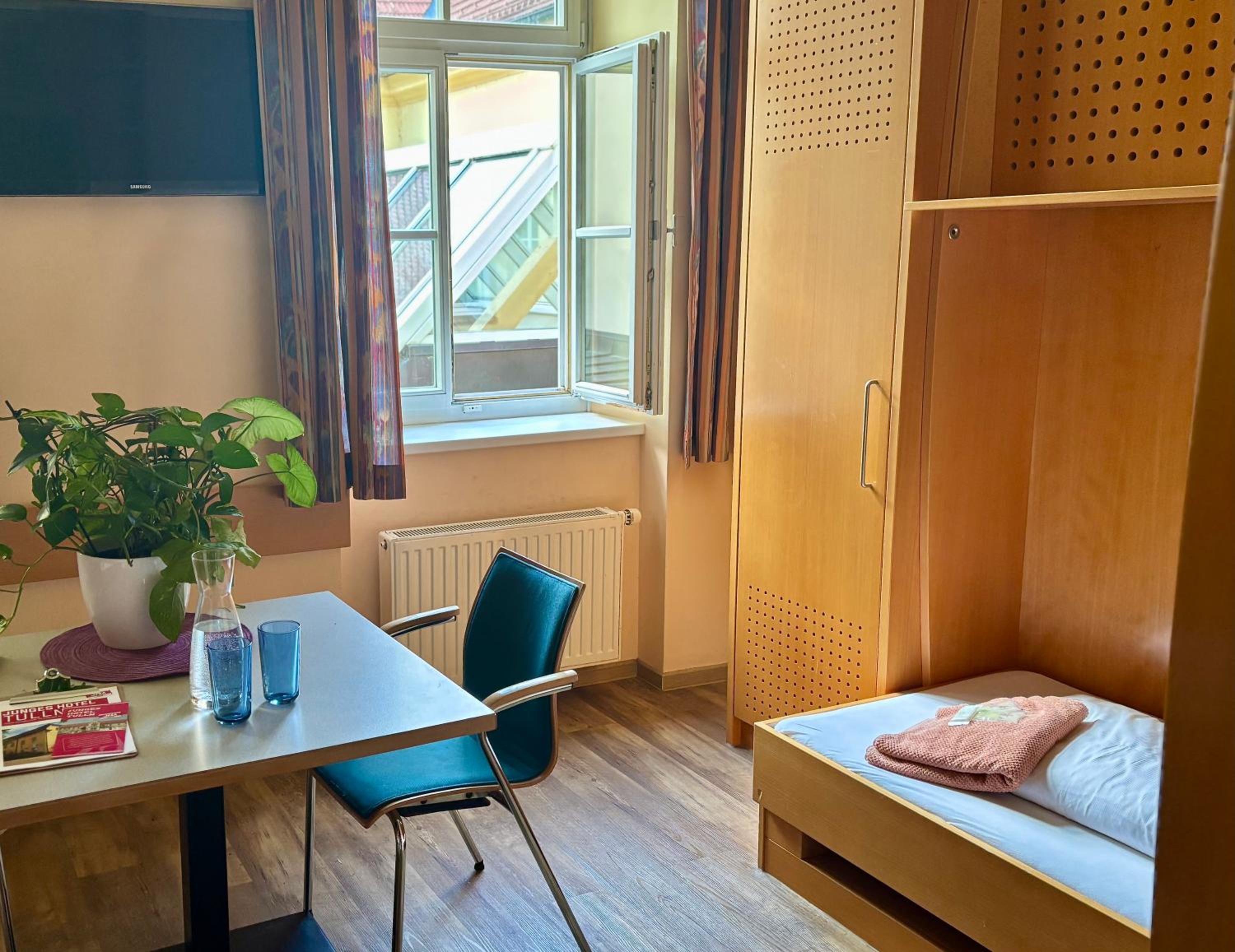 Basic Triple Room photo 2