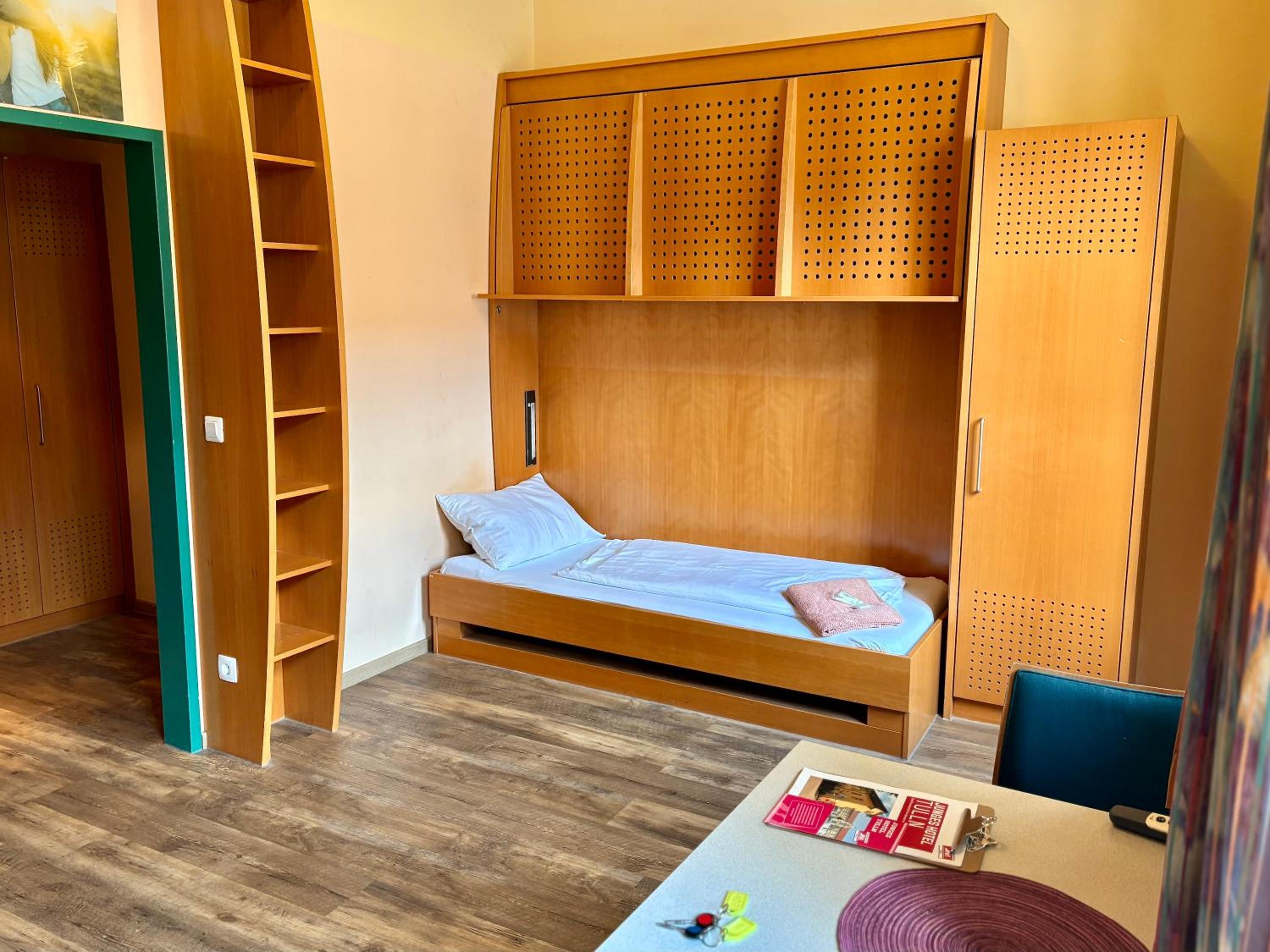 Single Room photo 2