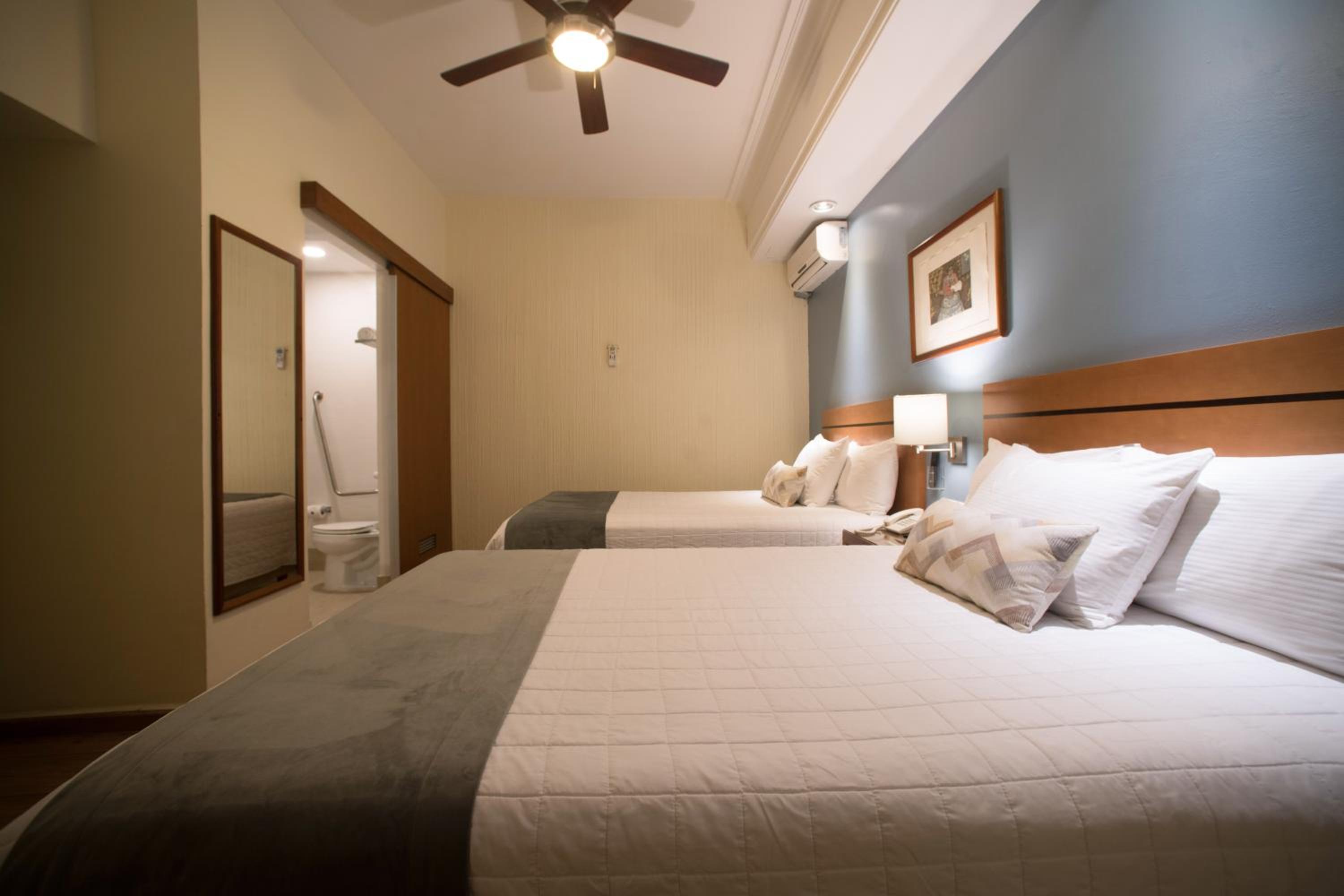 Twin Room - Disability Access - Photo 2