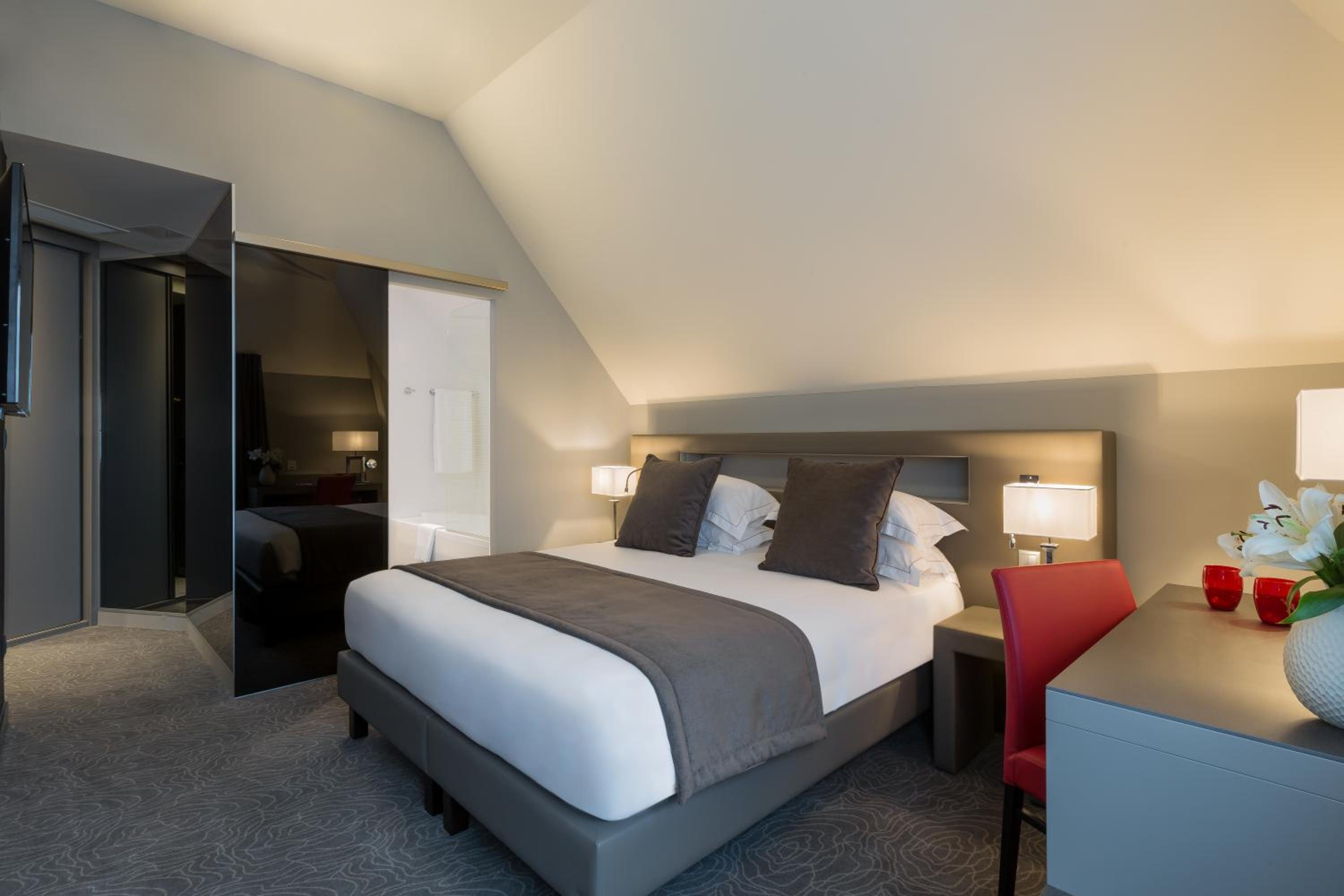 Executive Queen Room - Photo 1