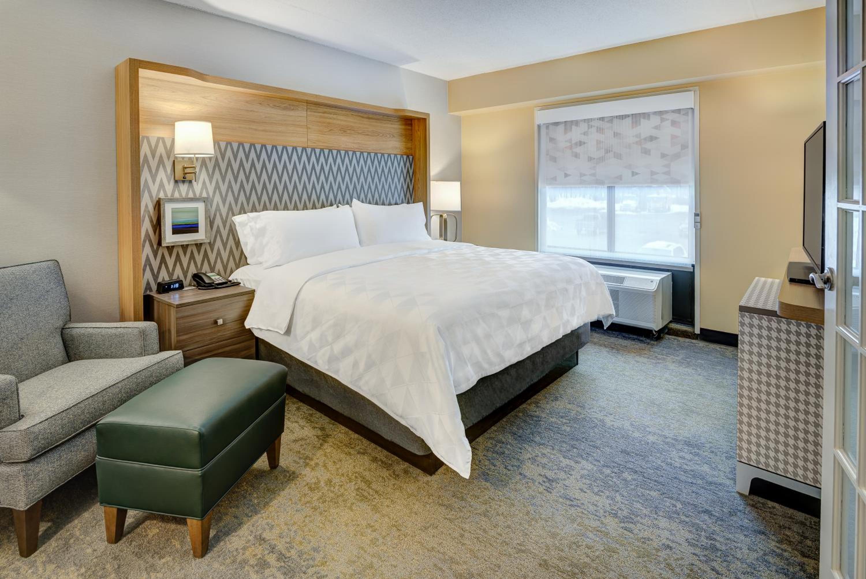 King Suite - Disability Access - Photo 4