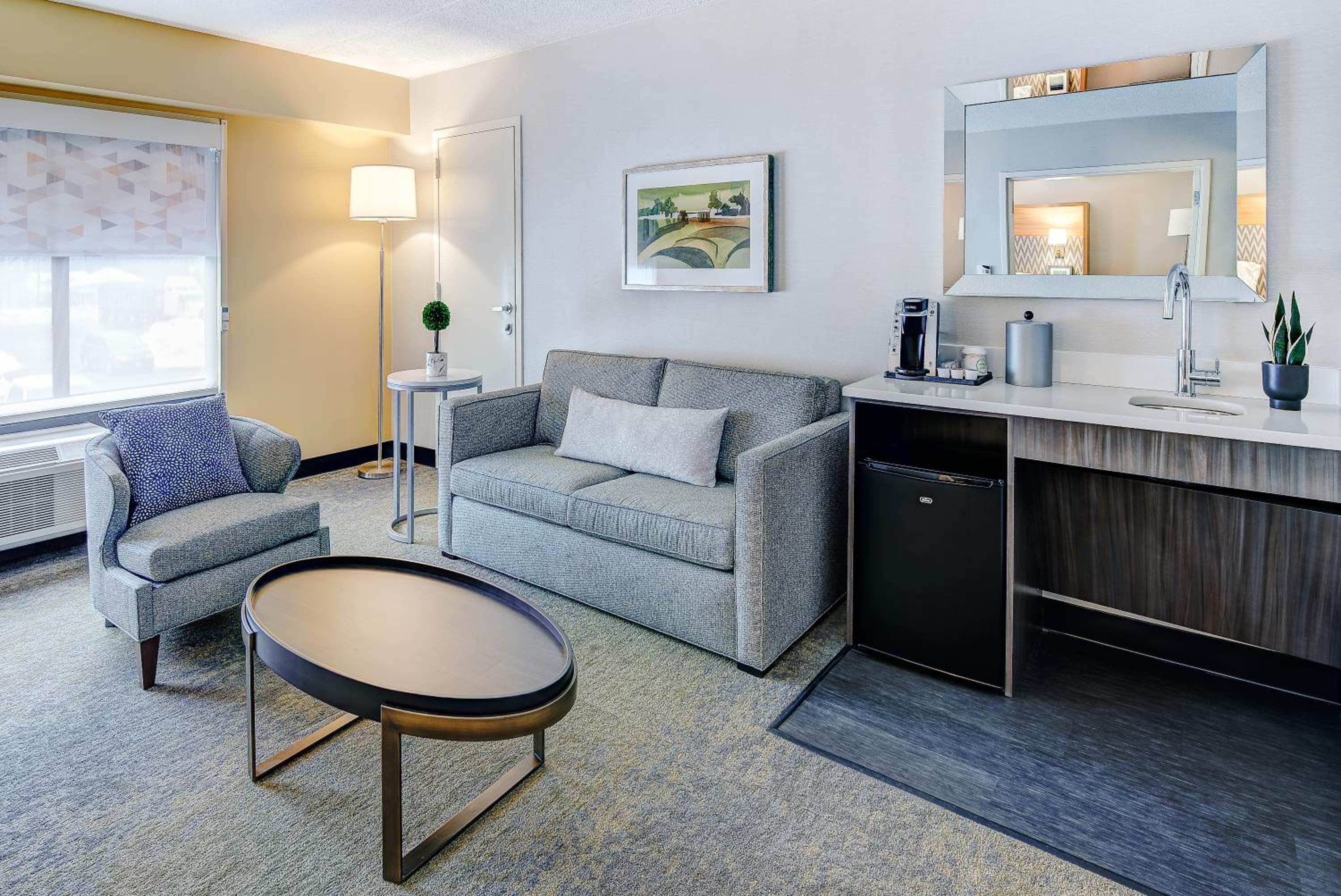 King Suite - Disability Access - Photo 1
