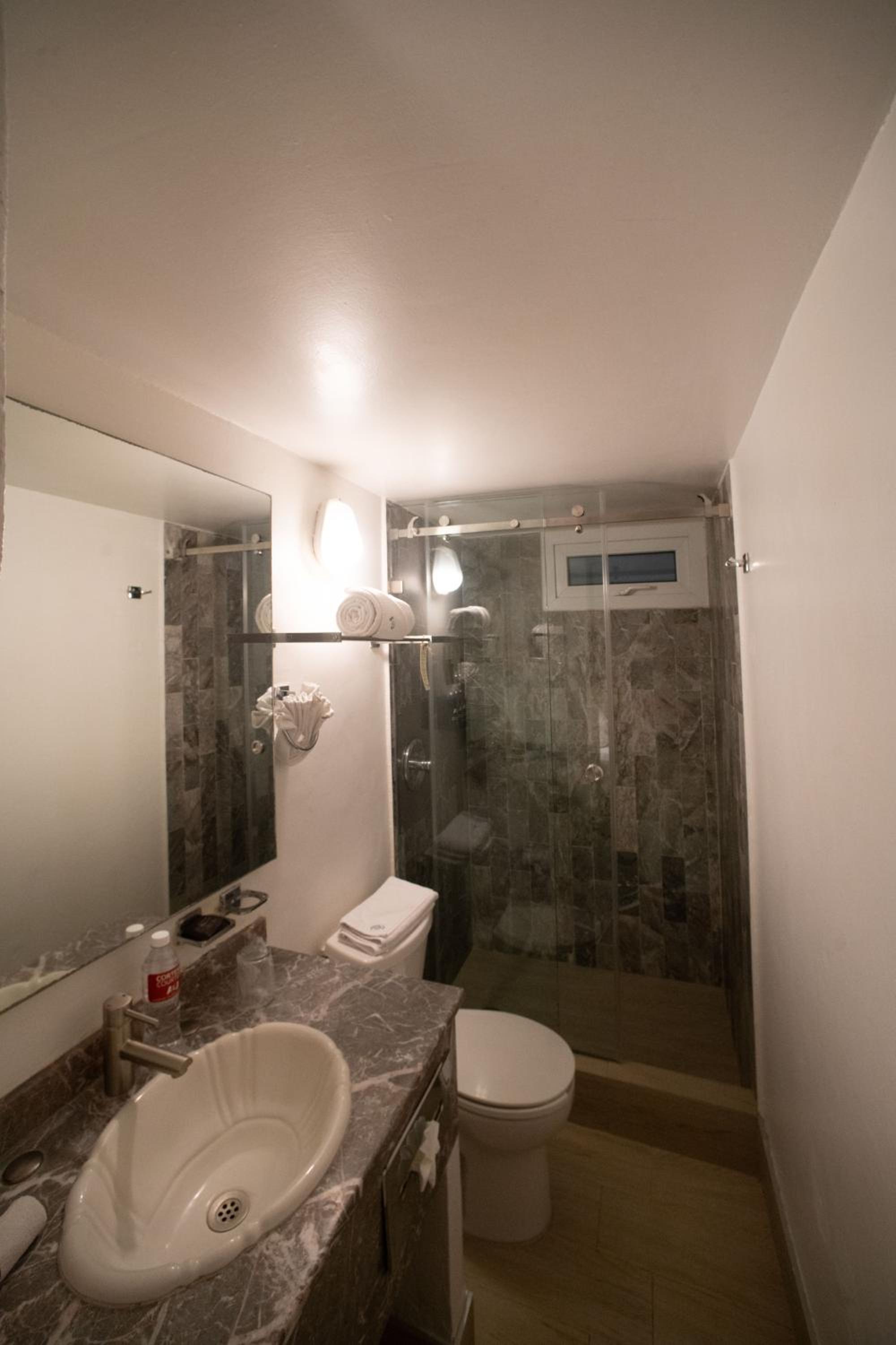 Twin Room - Photo 4
