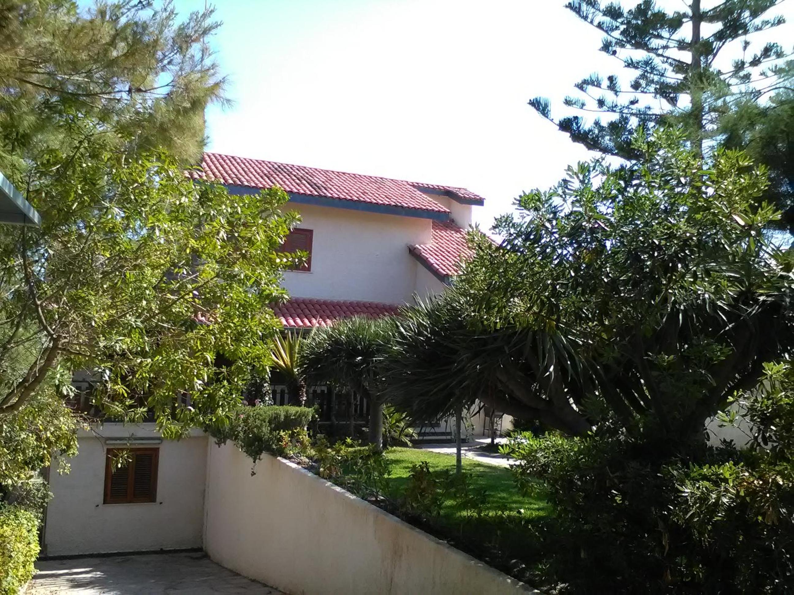 Villa - Beach Front photo 1