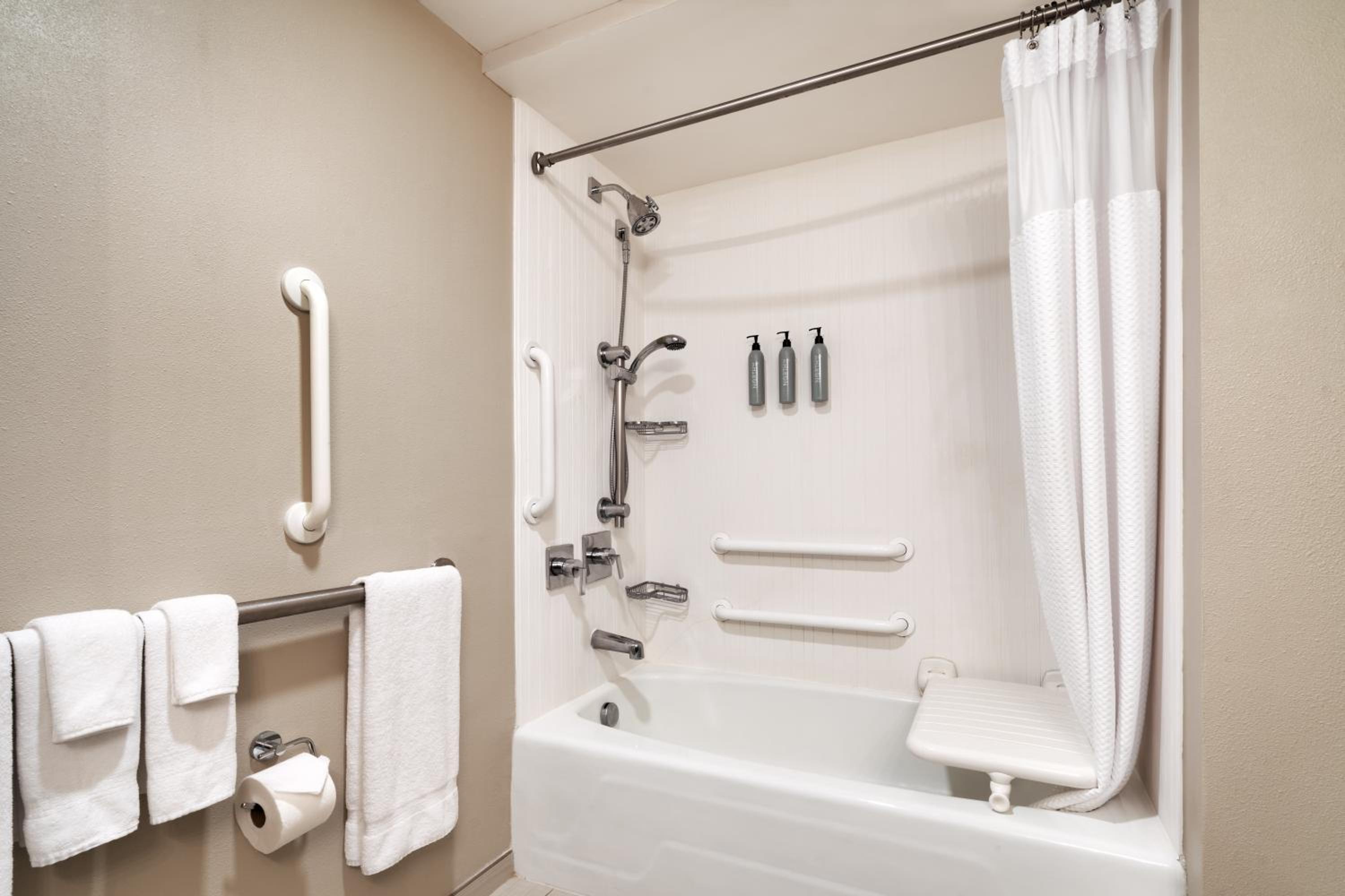 King Room with Sofa Bed and Adapted Tub - Mobility and Hearing Accessible - Photo 4