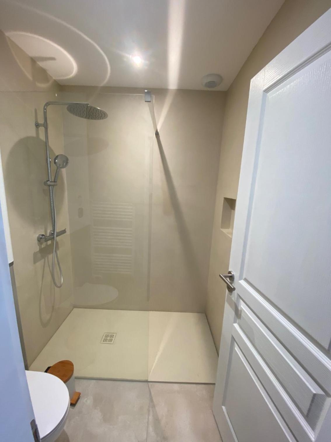 Double or Twin Room with Pool View photo 3