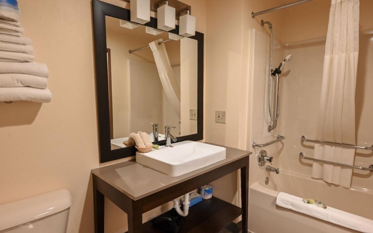 2 Queen Beds Lakeview Pet Friendly photo 3