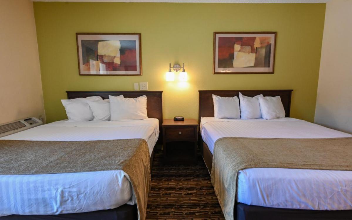 2 Queen Beds Lakeview Pet Friendly photo 2