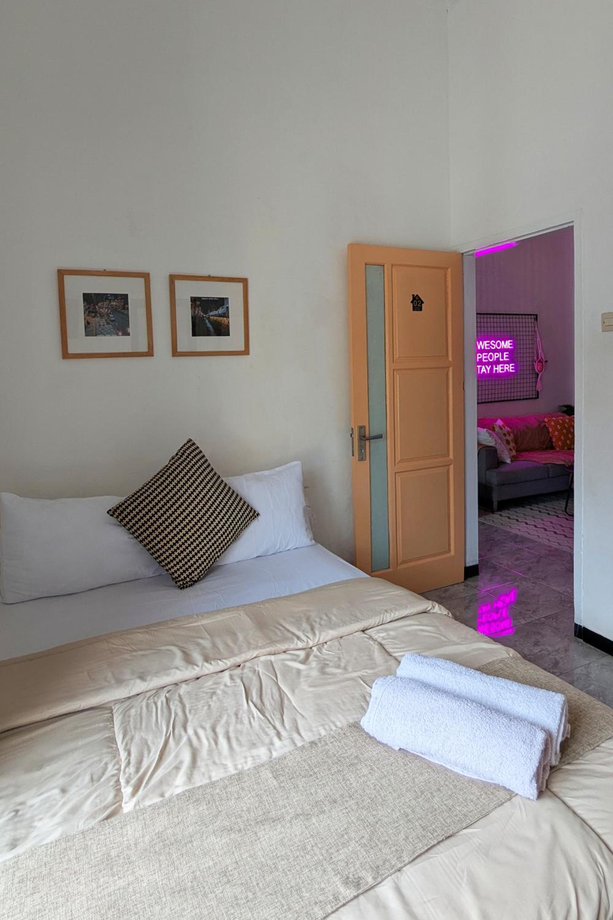 Deluxe Double Room (2 Adults + 1 Child)