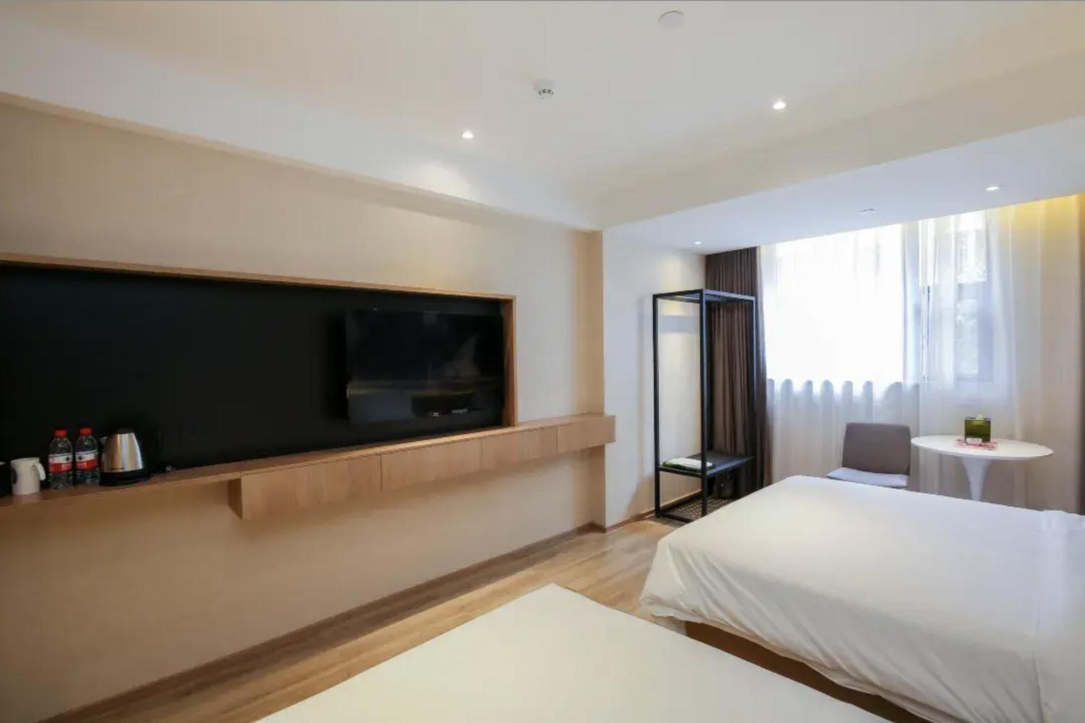 Deluxe Family Room - Photo 6