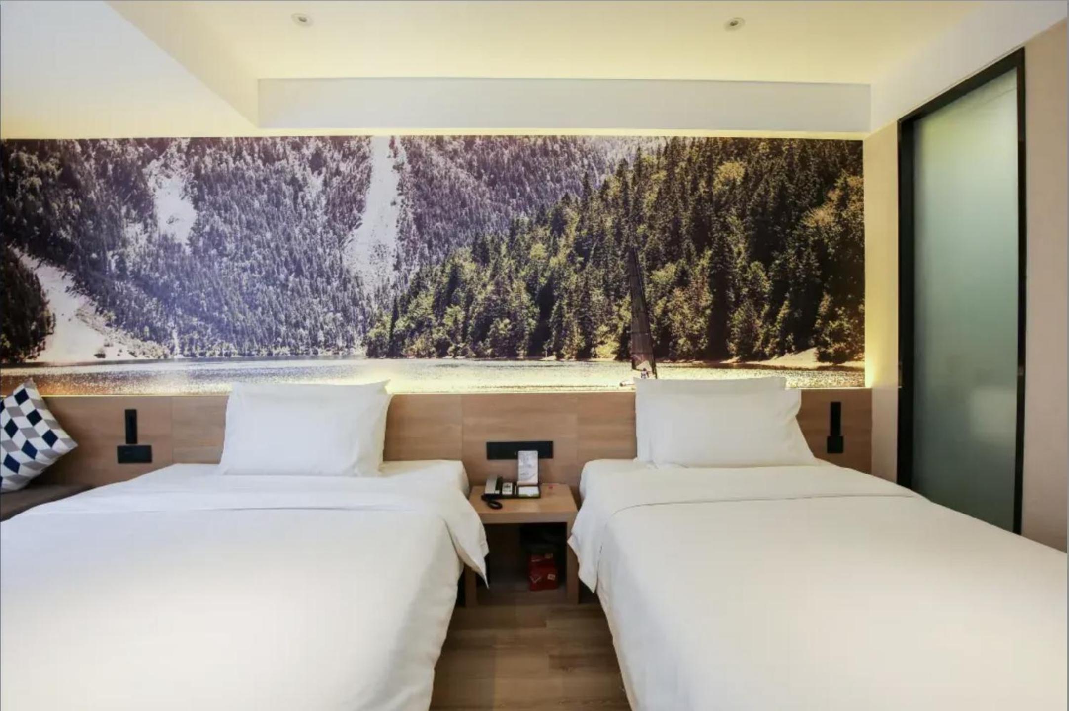 Deluxe Family Room - Photo 9