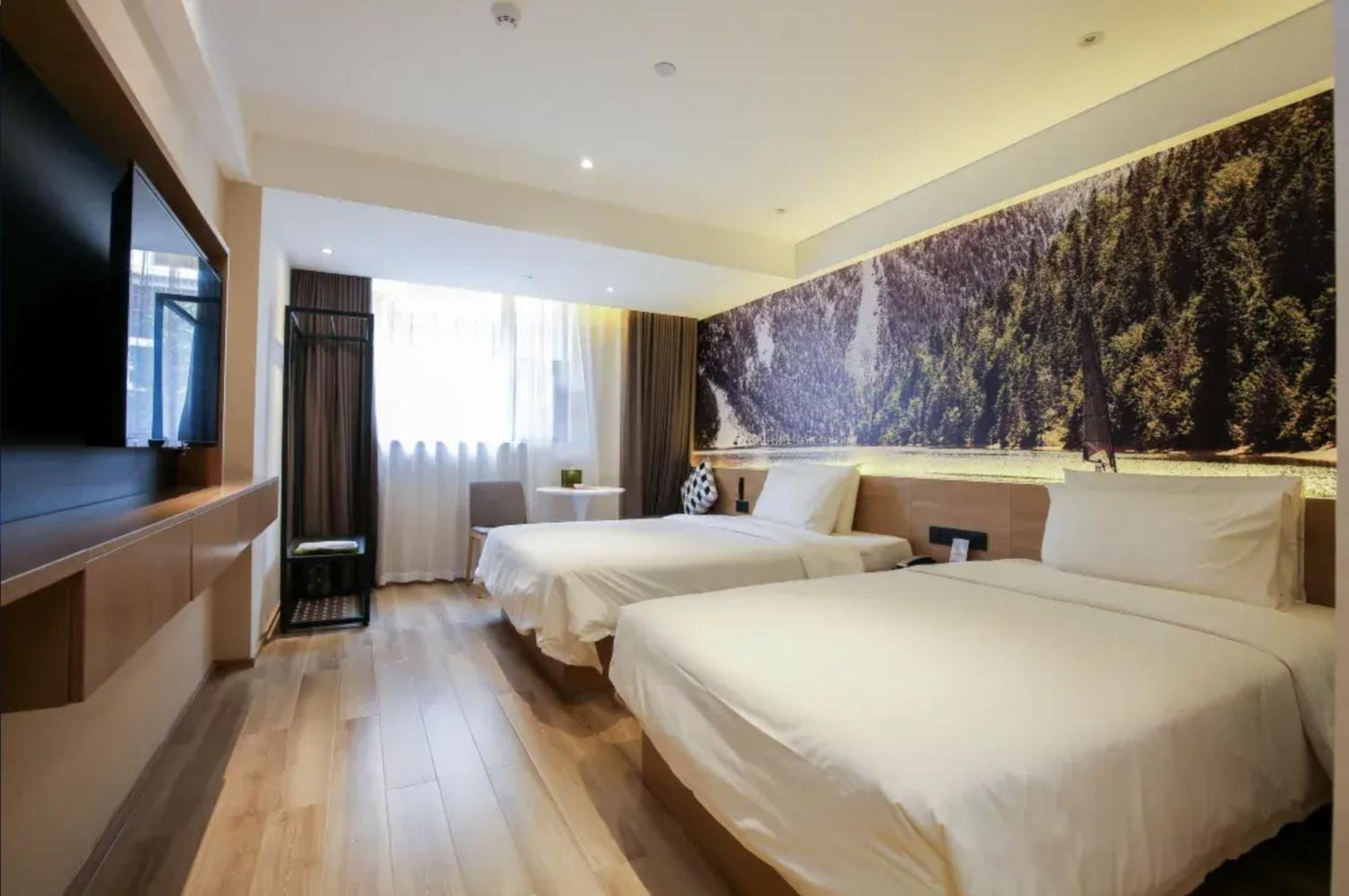 Deluxe Family Room - Photo 1