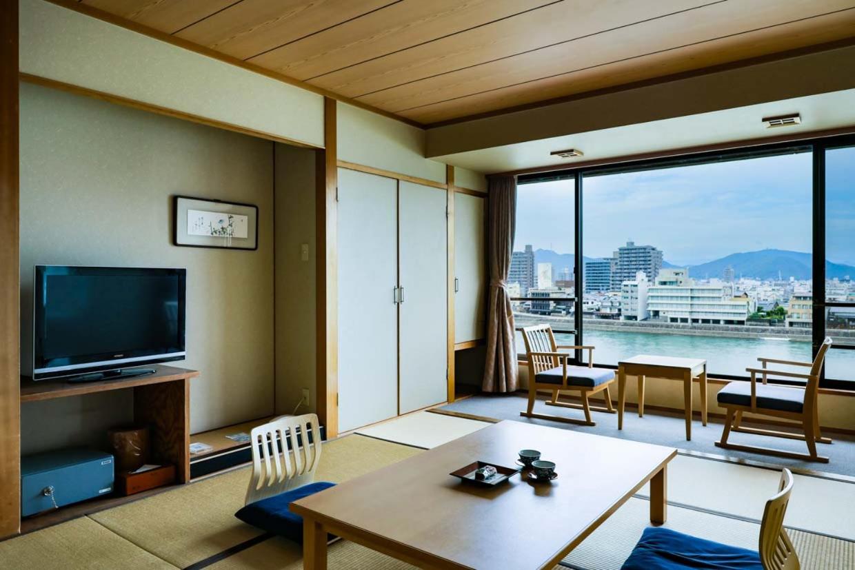 Japanese-Style Quadruple Room photo 2
