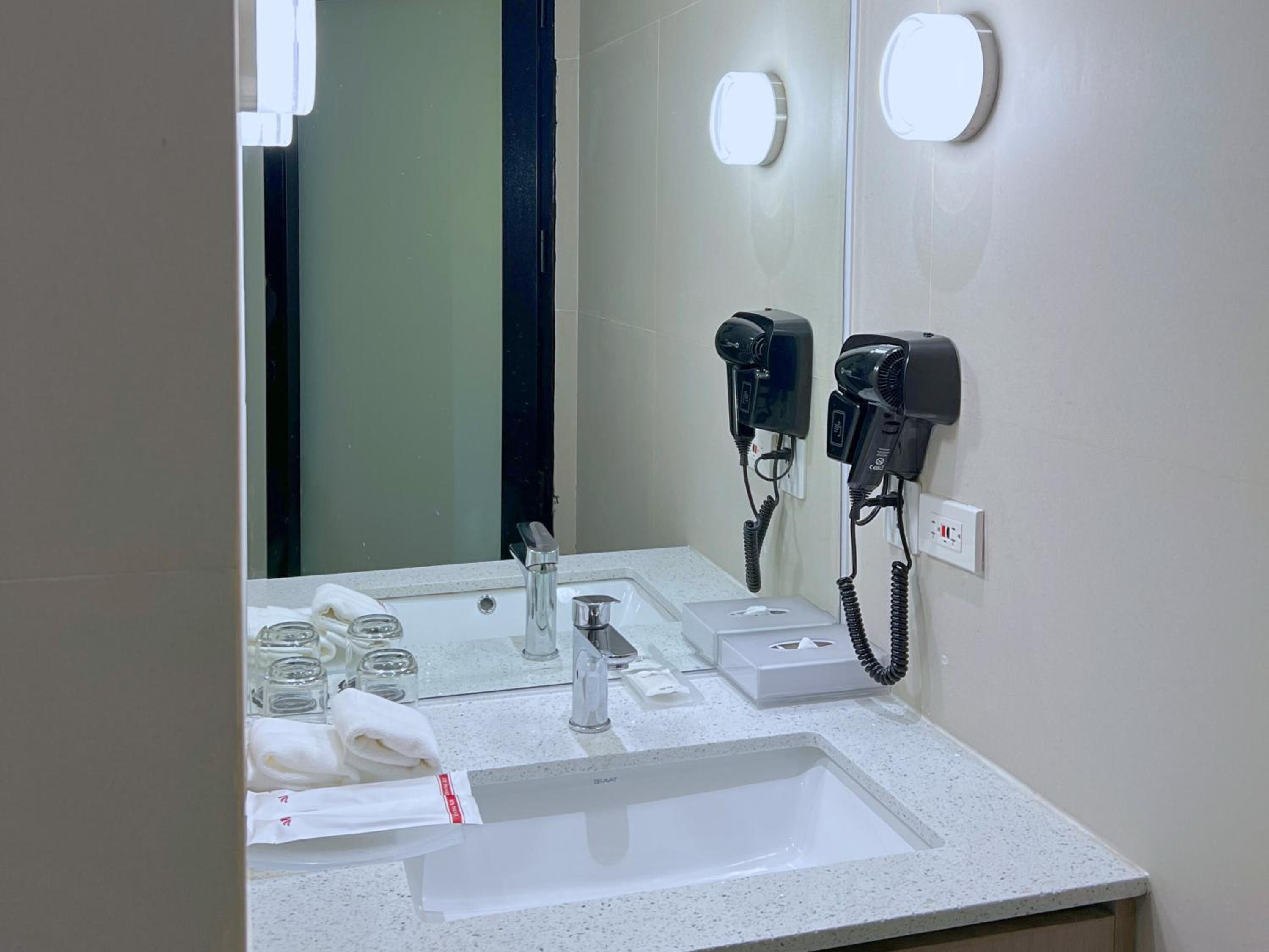 Standard Double Room - Photo 4
