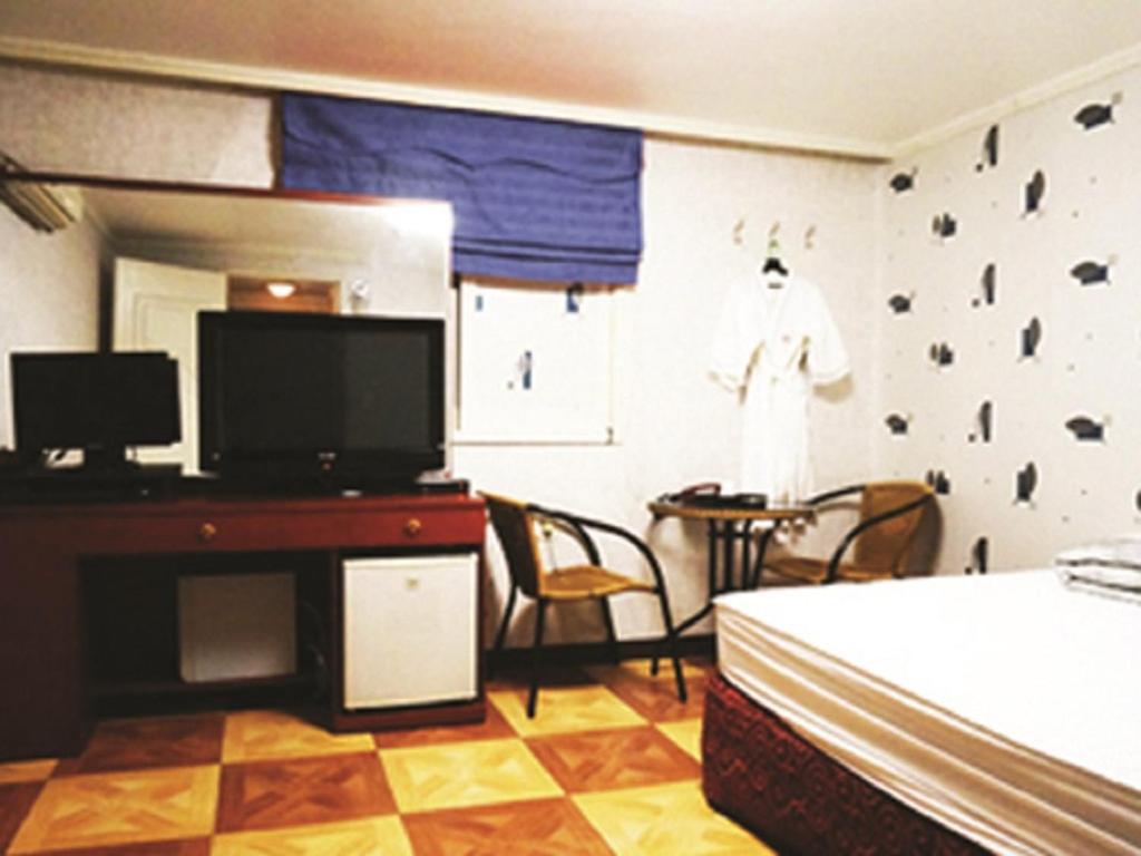 Standard Double Room - Photo 2