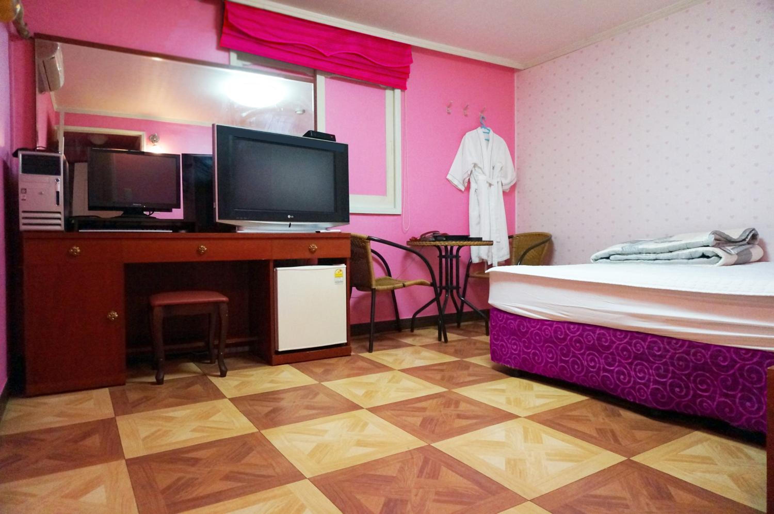 Standard Double Room - Photo 1