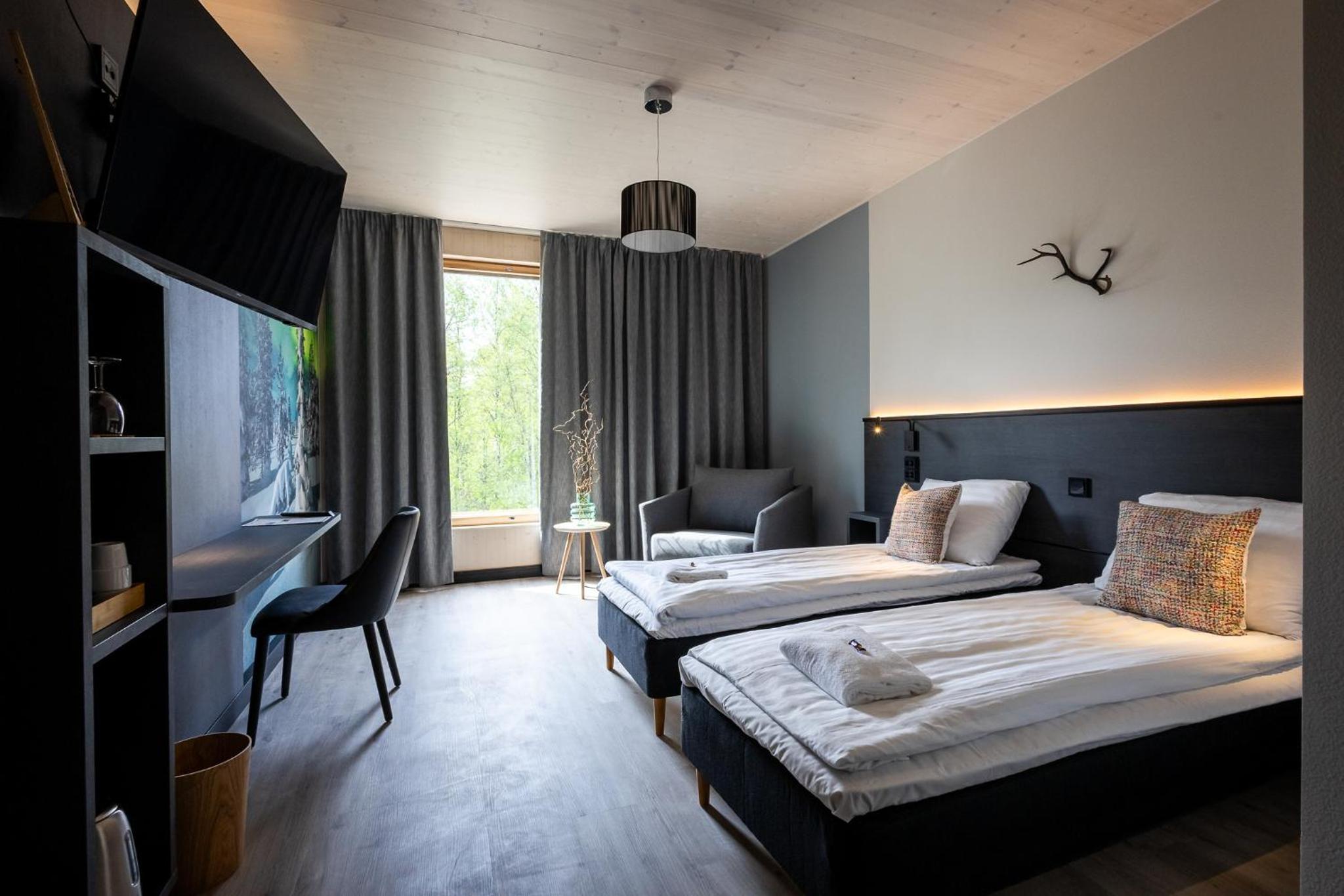 Standard Twin Room with Sofa photo 3