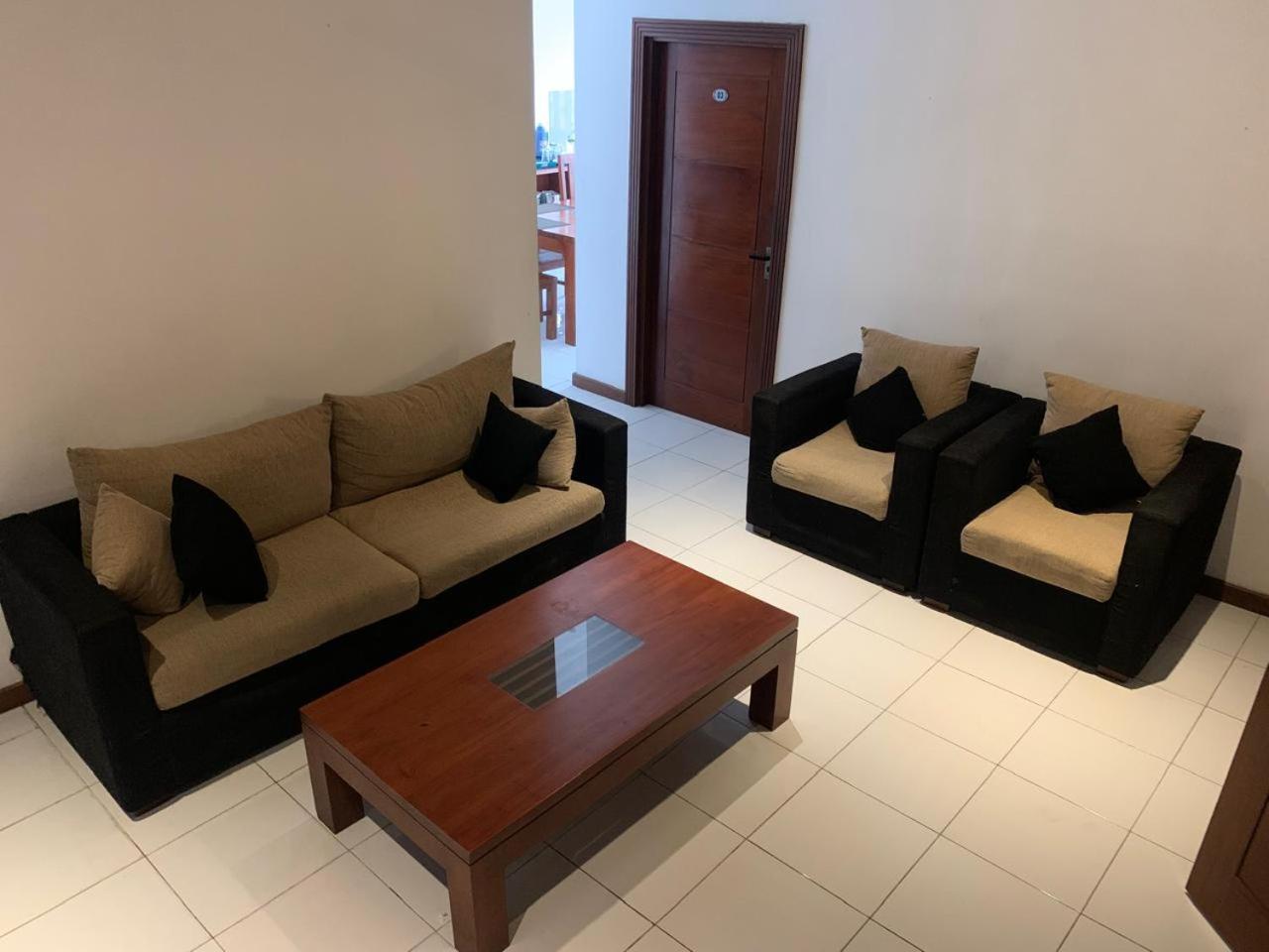 Basic Triple Room with Shared Bathroom photo 1