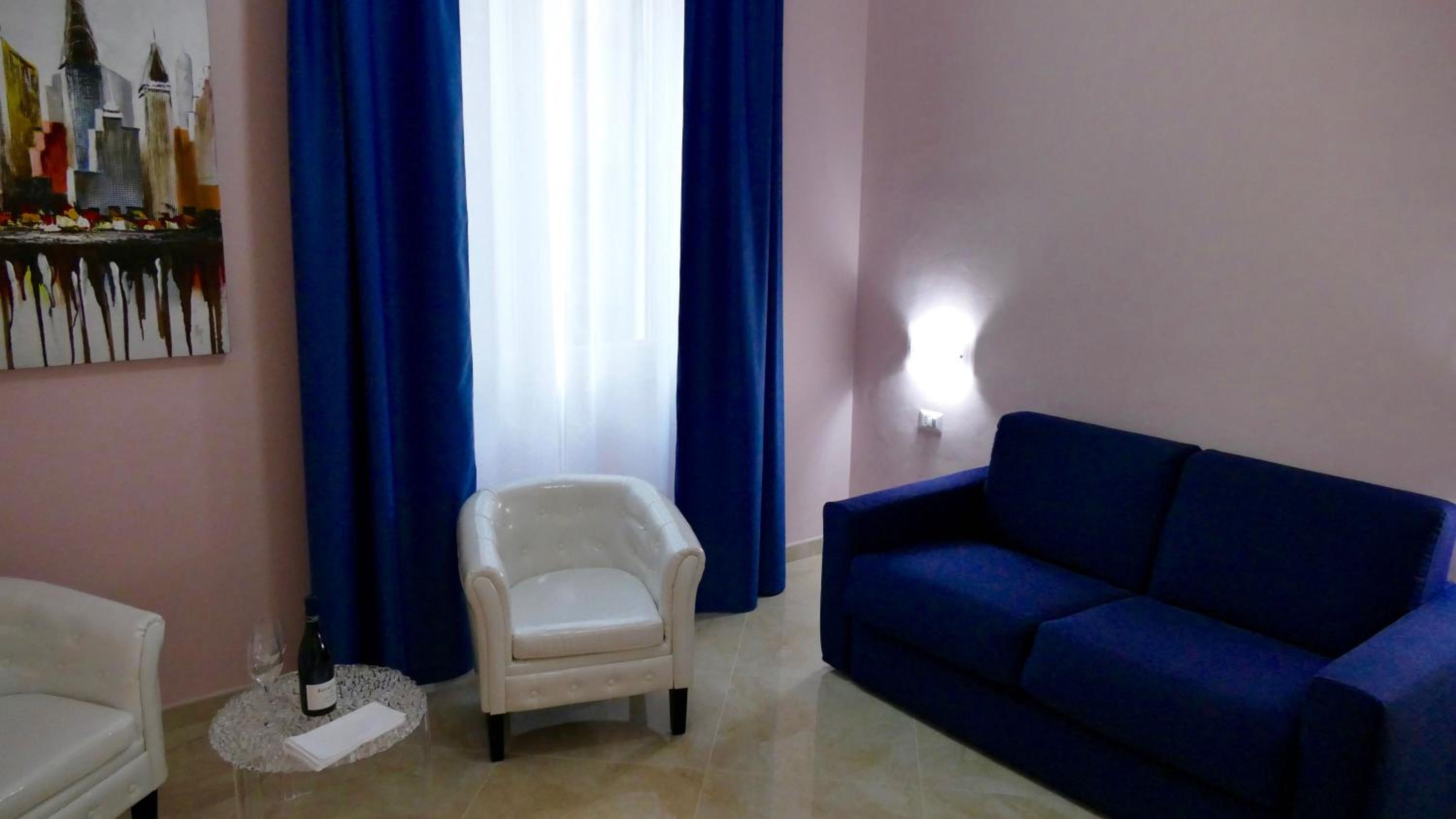 Deluxe Suite photo 2