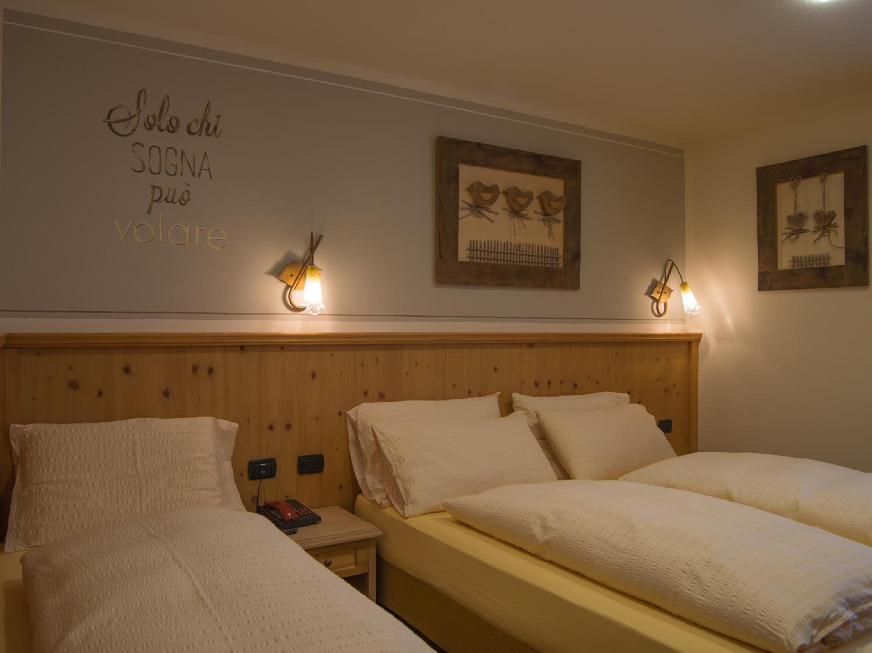 Triple Room with Balcony - Photo 2