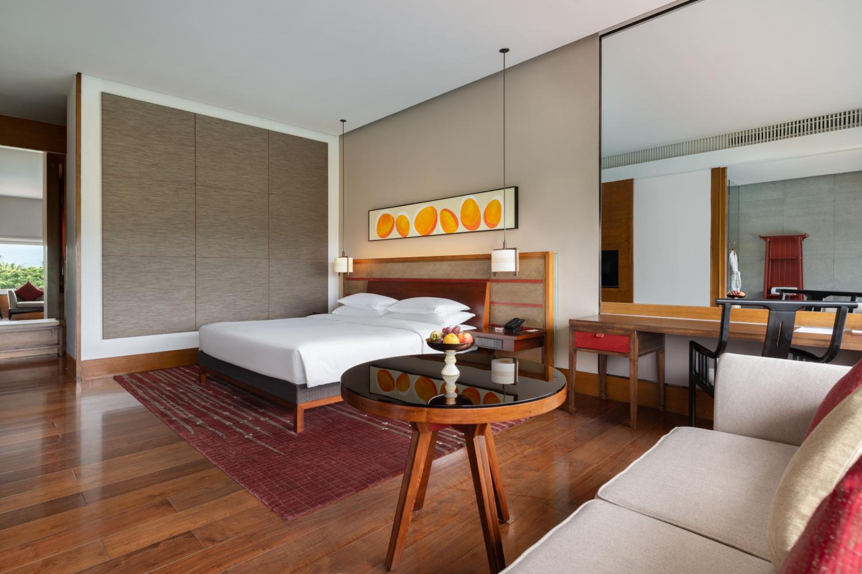 1 King Bed Courtyard with Garden View